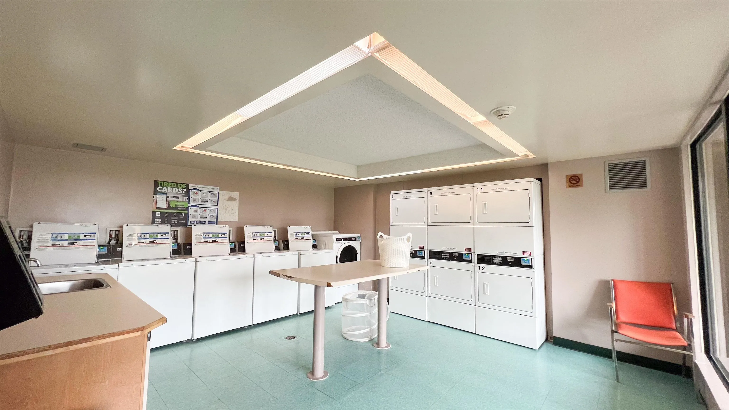 207 1026 Queens Avenue