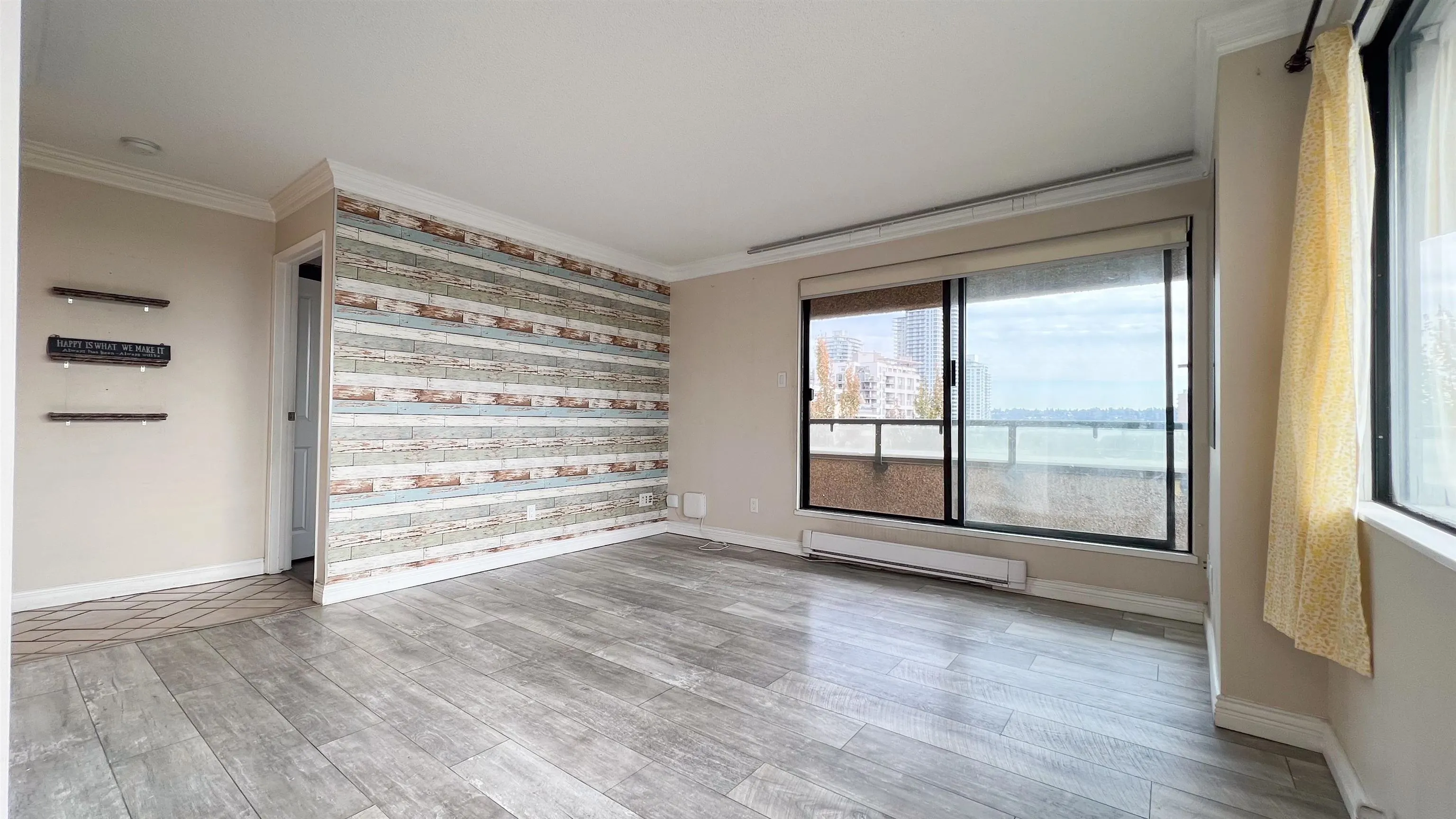 207 1026 Queens Avenue