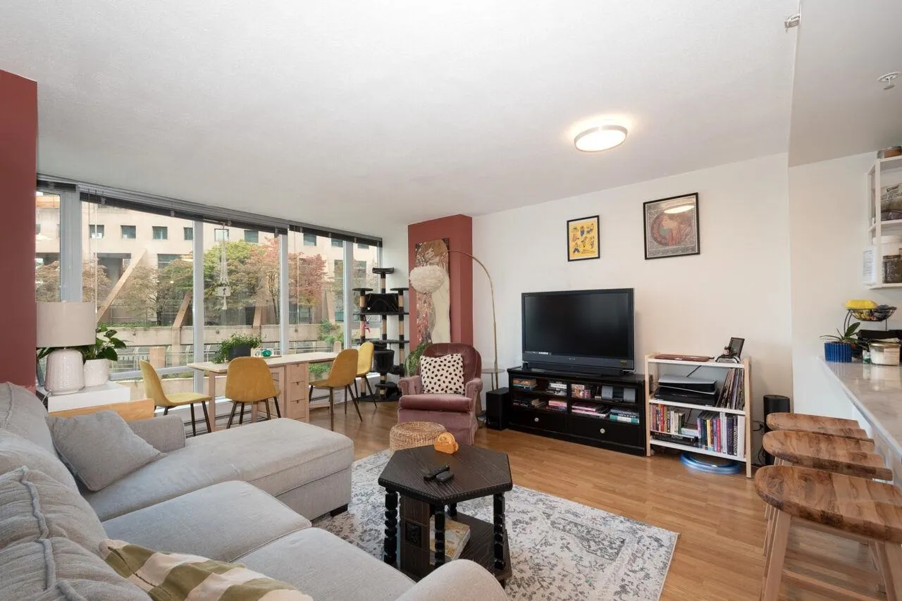 805 788 Hamilton Street