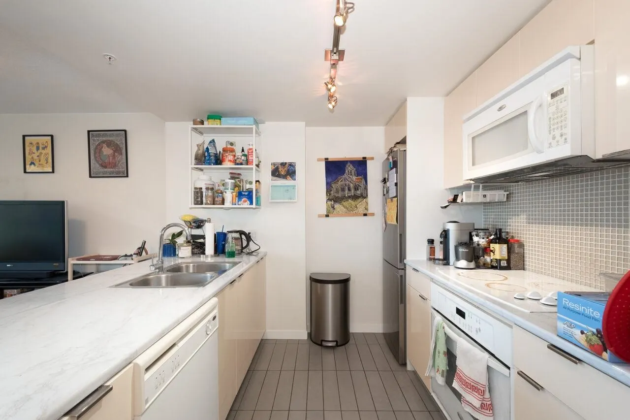 805 788 Hamilton Street