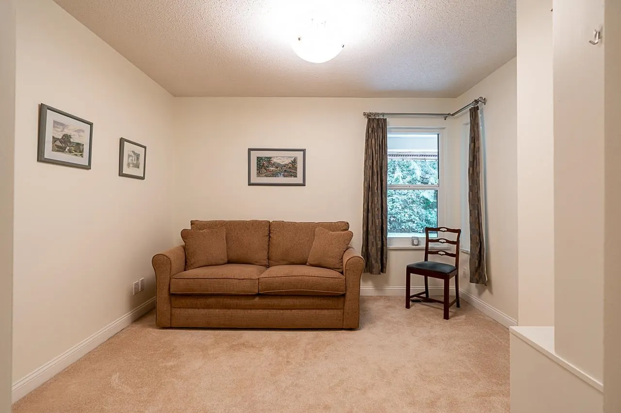 13197 Amble Greene Close