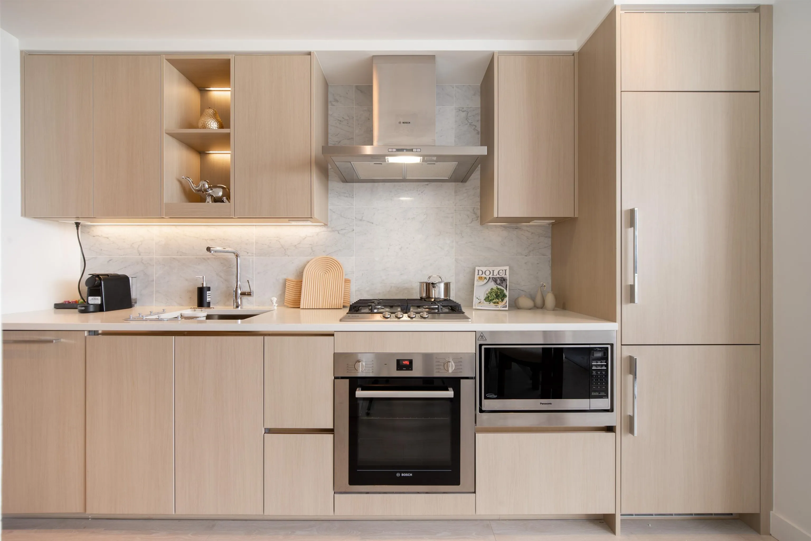 2203 4720 Lougheed Highway