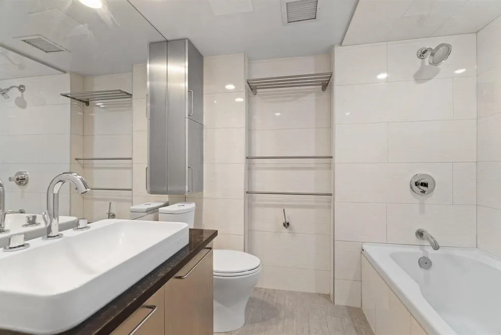 308 1072 Hamilton Street