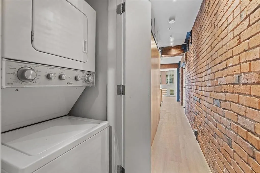 308 1072 Hamilton Street