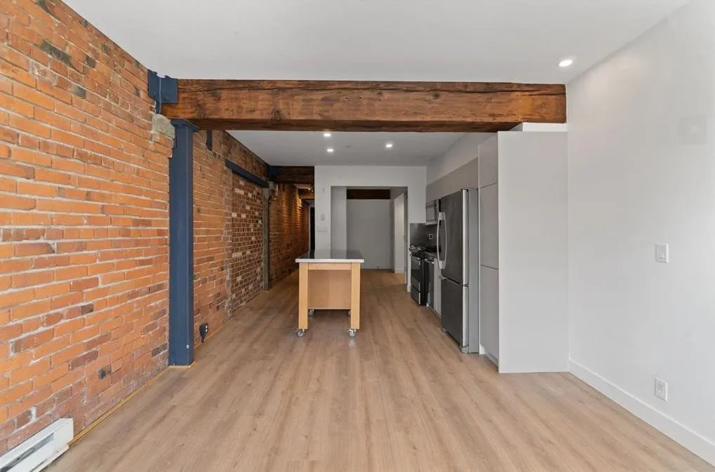 308 1072 Hamilton Street