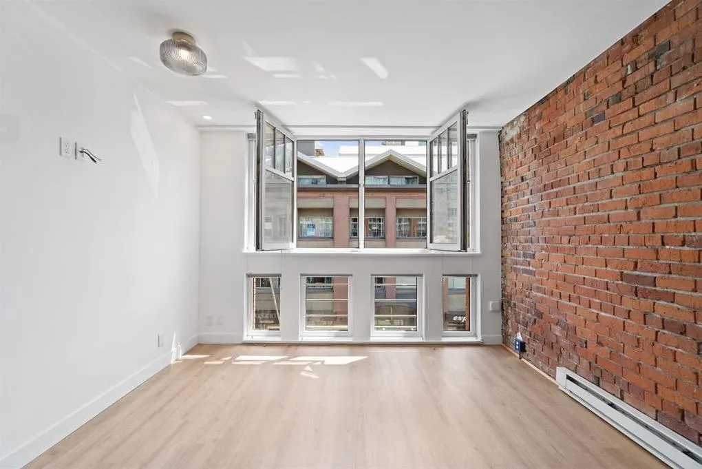 308 1072 Hamilton Street