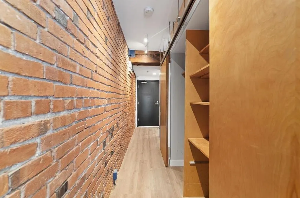 308 1072 Hamilton Street