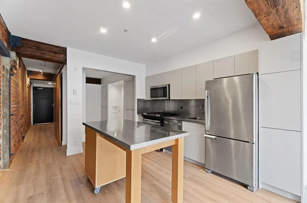 308 1072 Hamilton Street