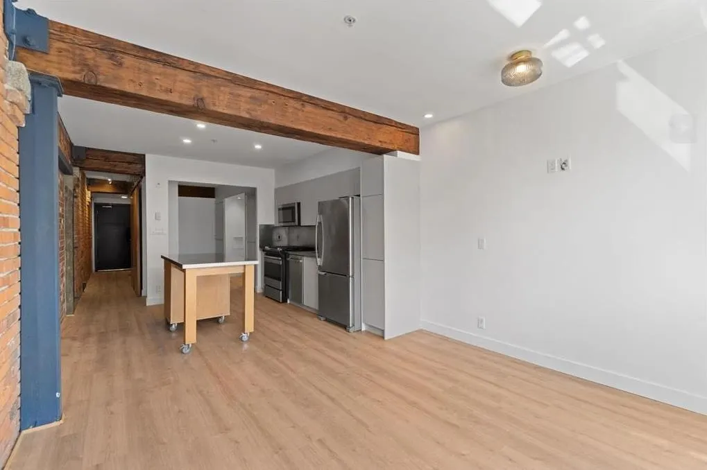 308 1072 Hamilton Street