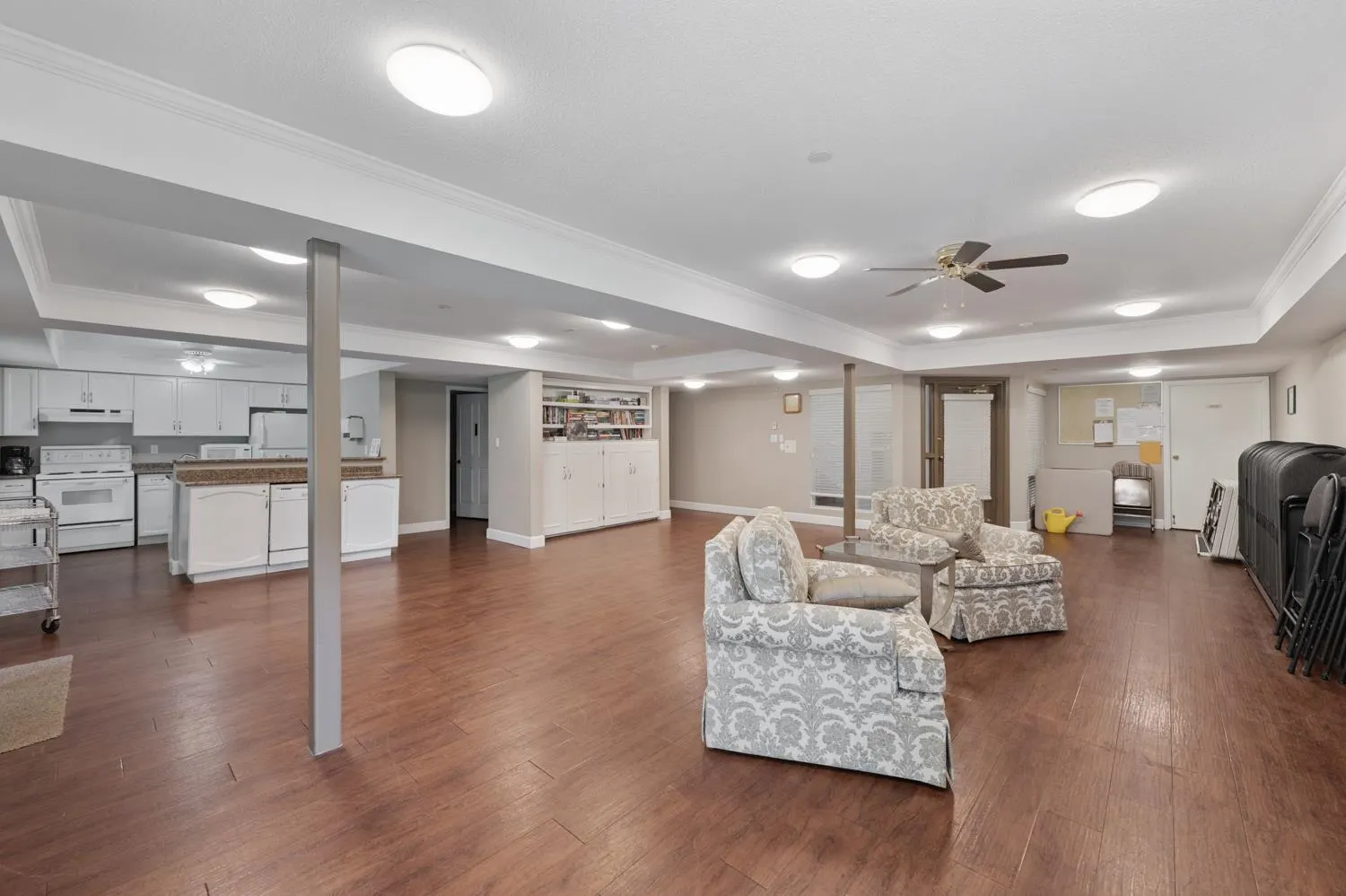 407 33280 E Bourquin Crescent