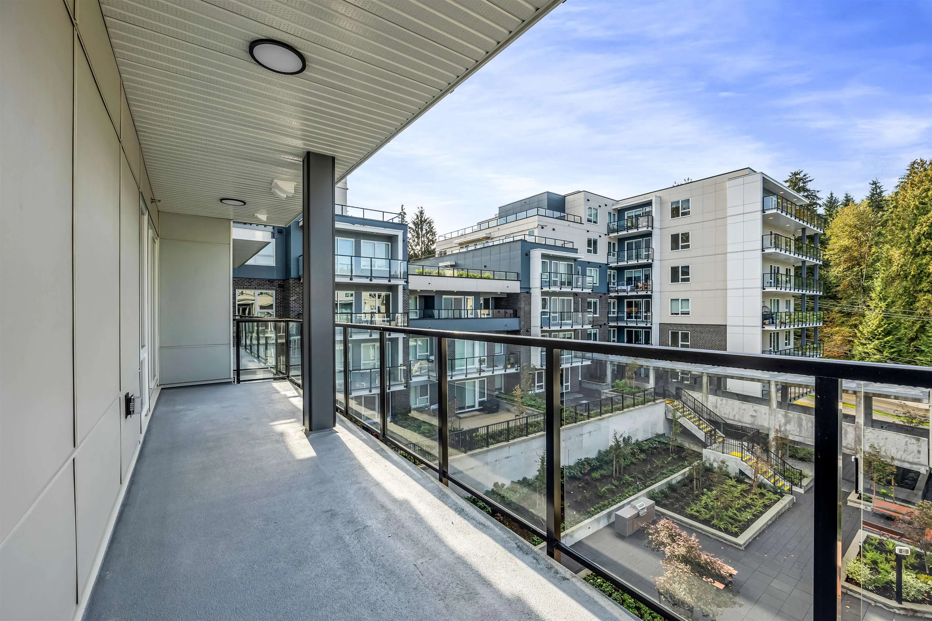 306 2002 St George Street