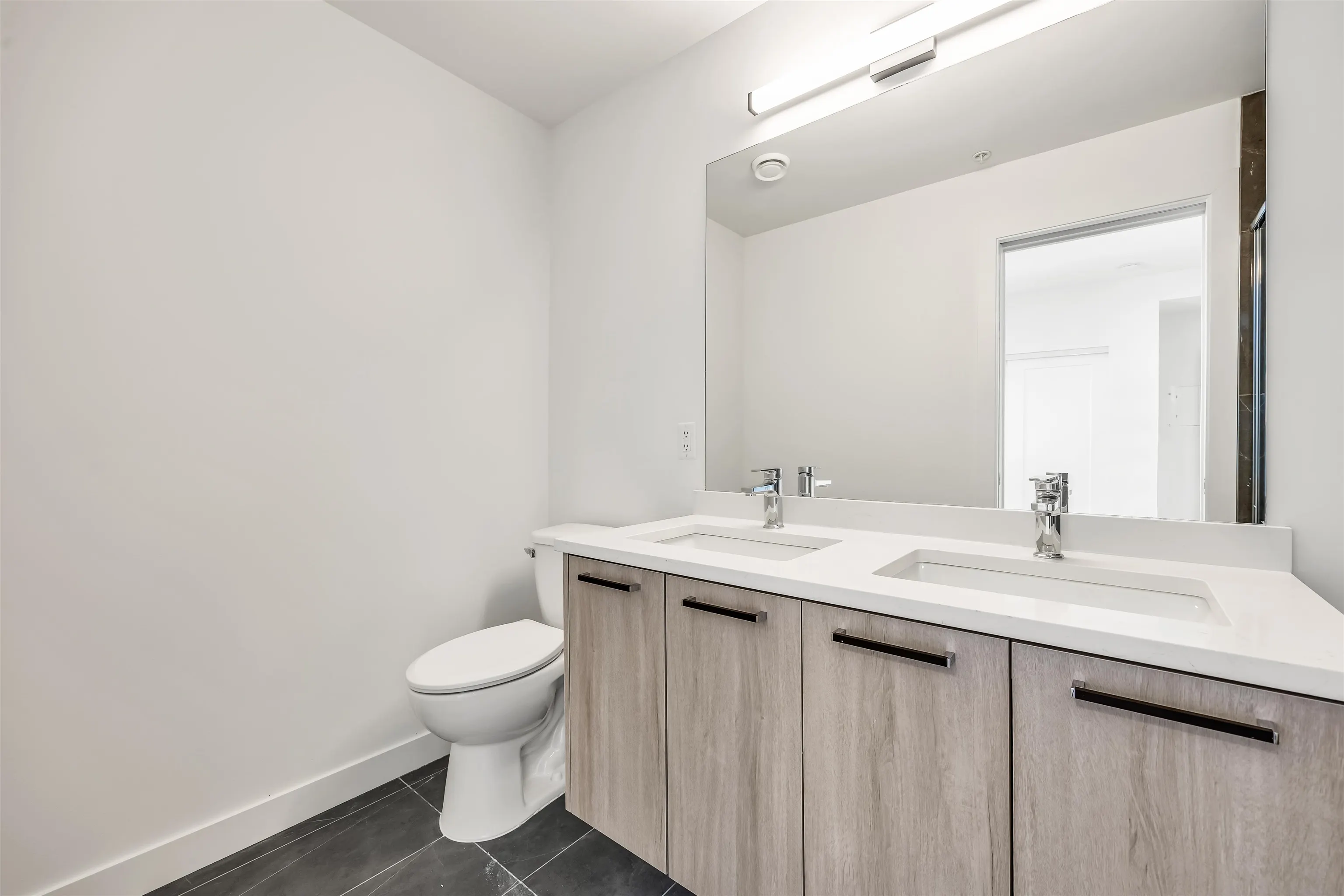 306 2002 St George Street