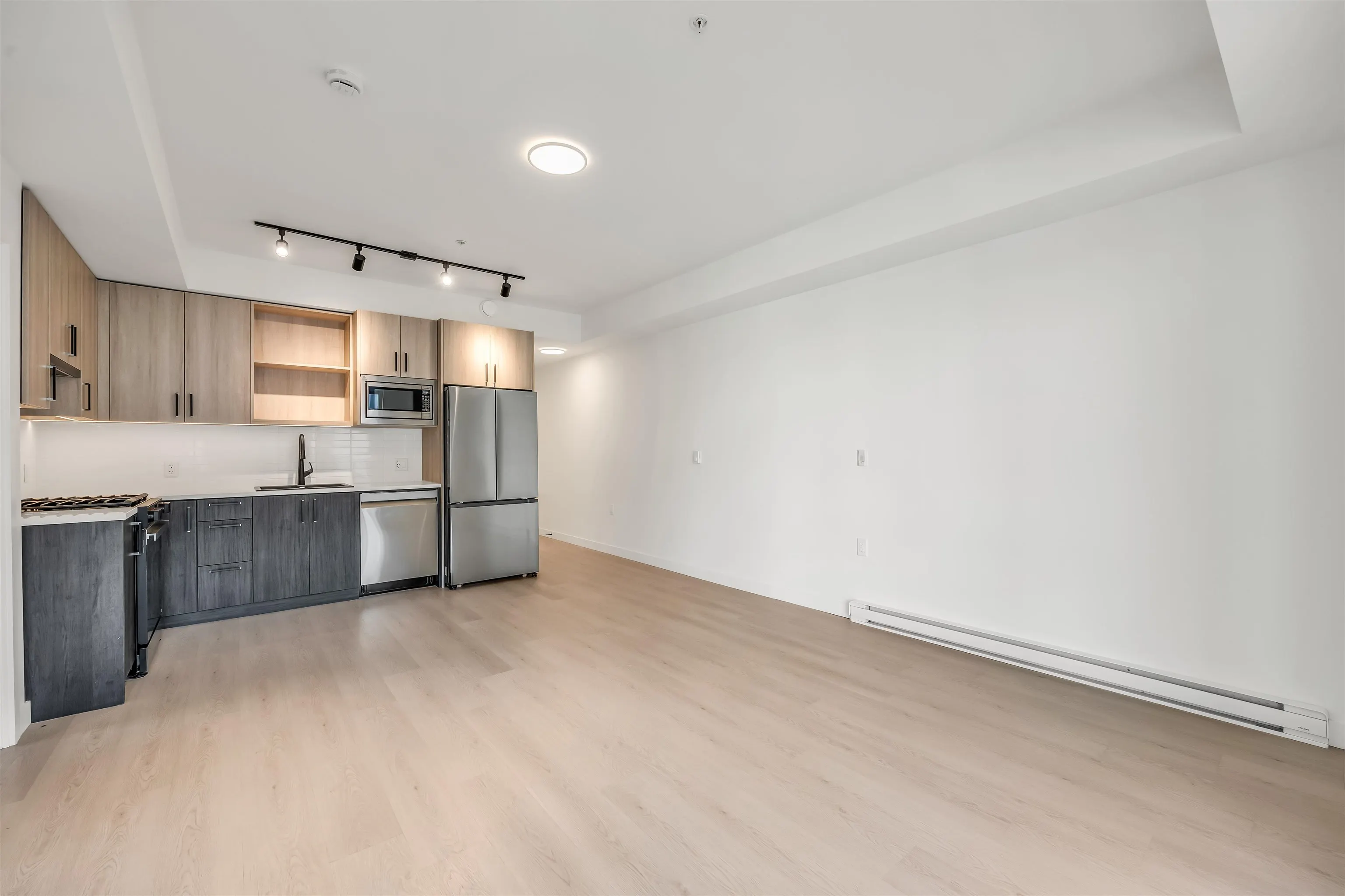 306 2002 St George Street