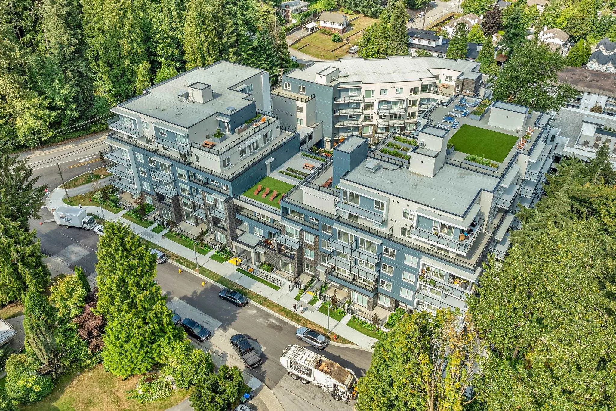 306 2002 St George Street