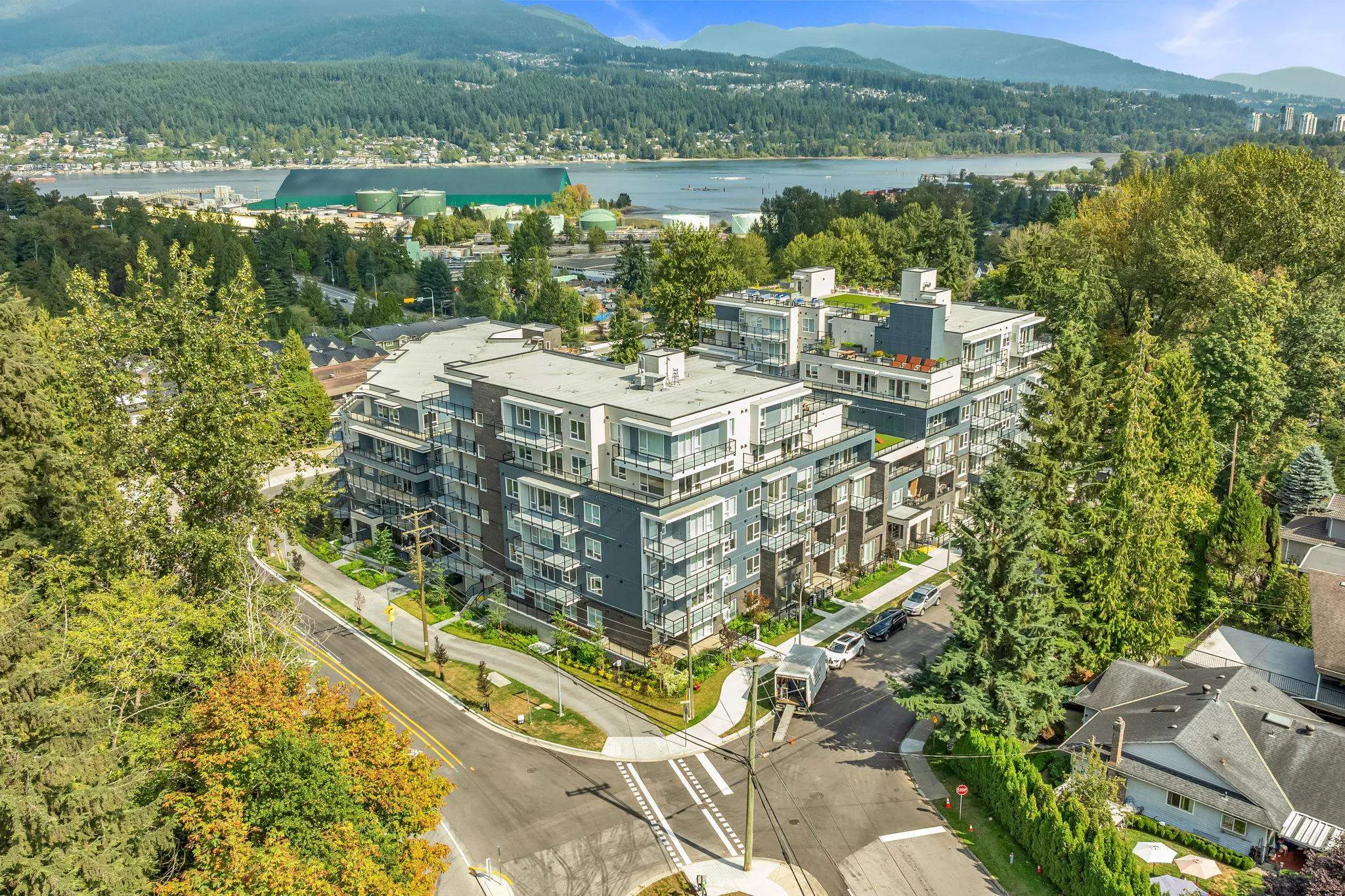 306 2002 St George Street