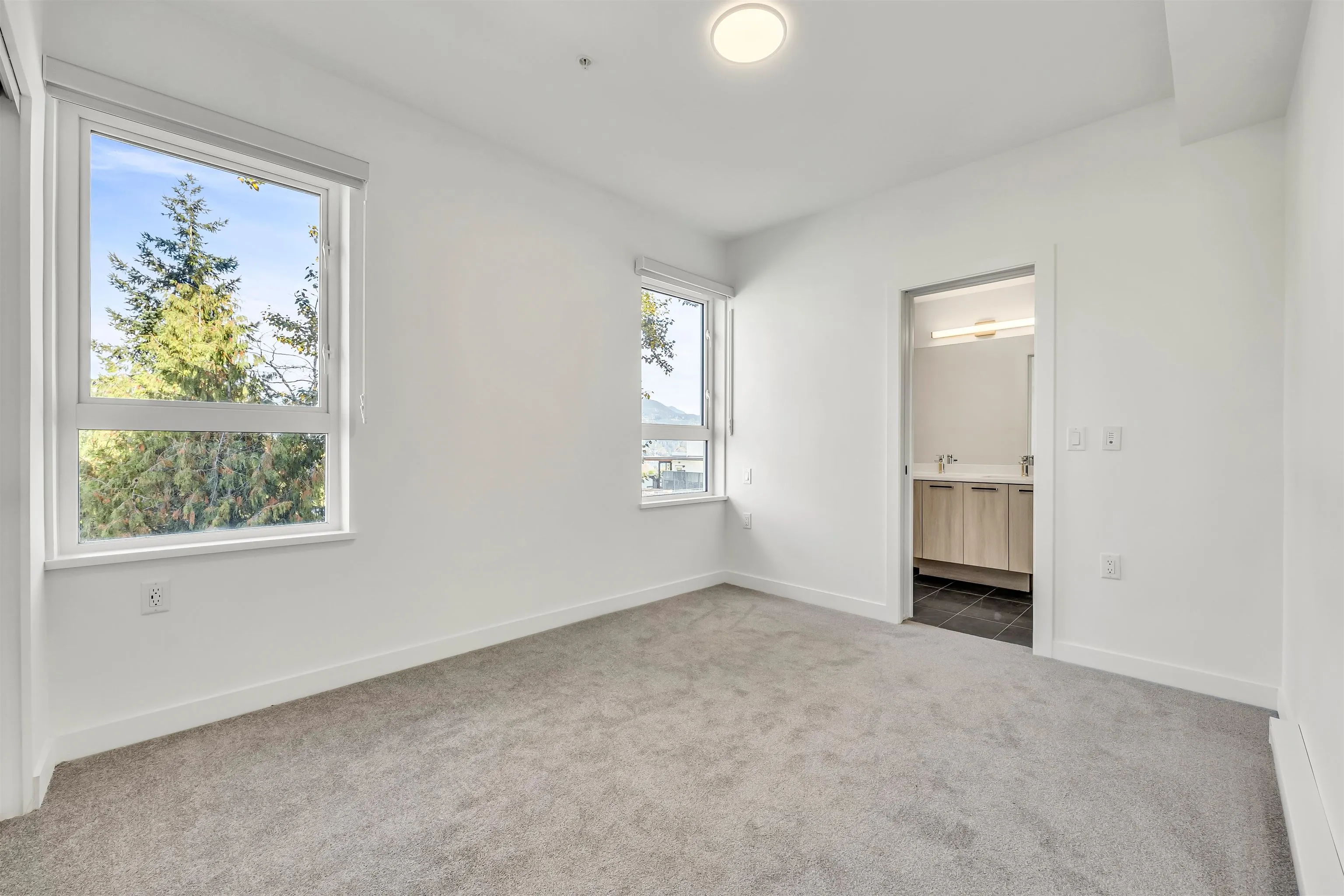 306 2002 St George Street