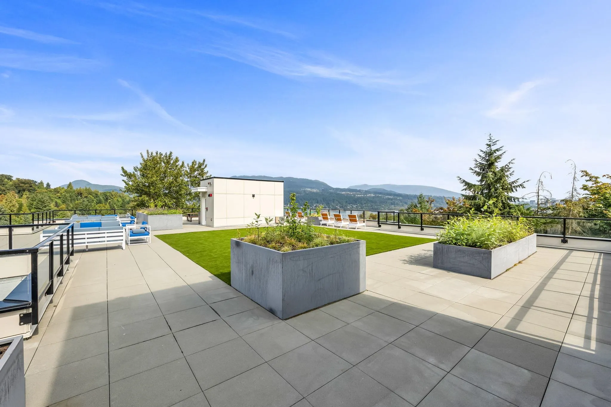 306 2002 St George Street