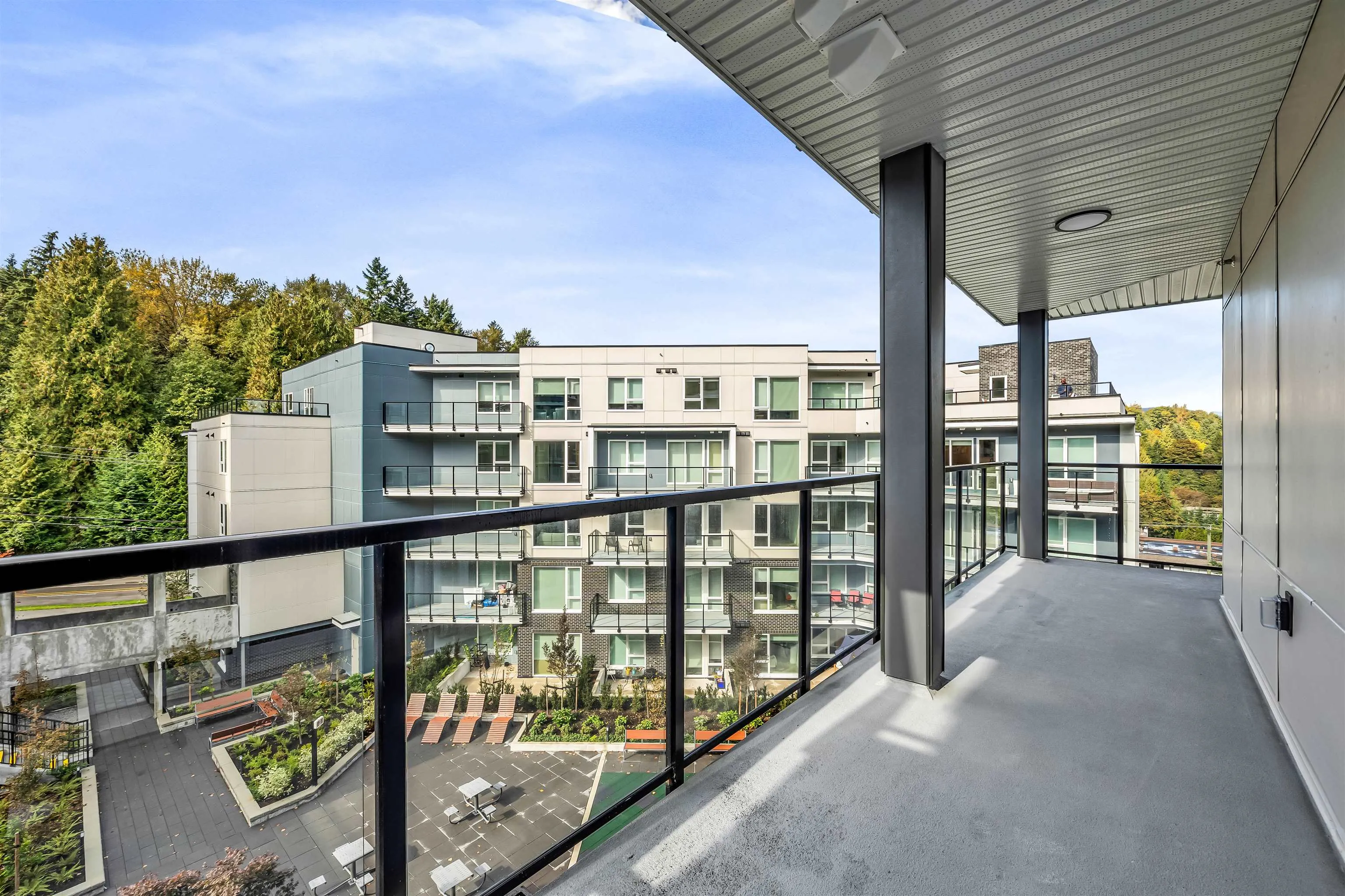 306 2002 St George Street