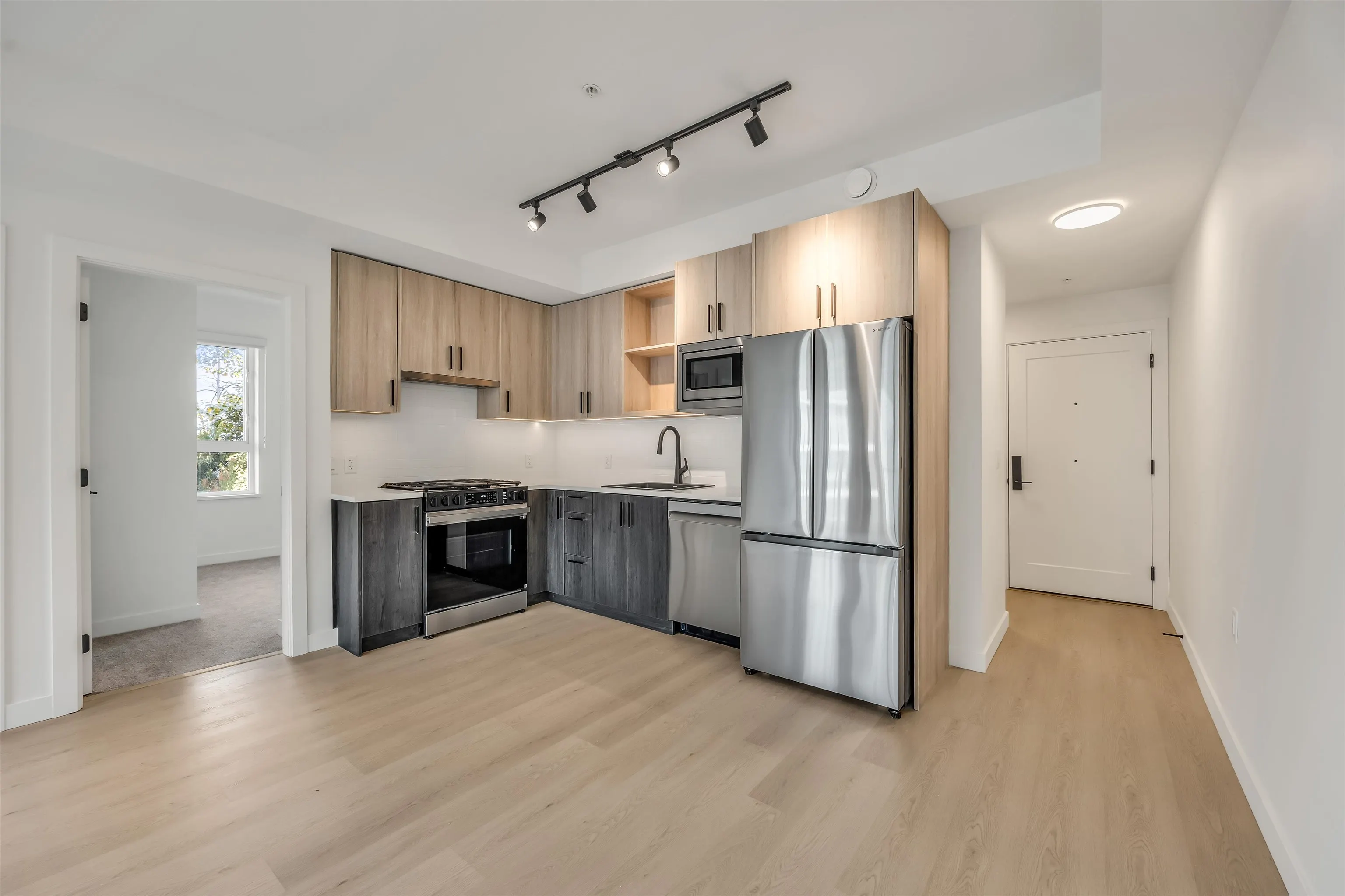 306 2002 St George Street