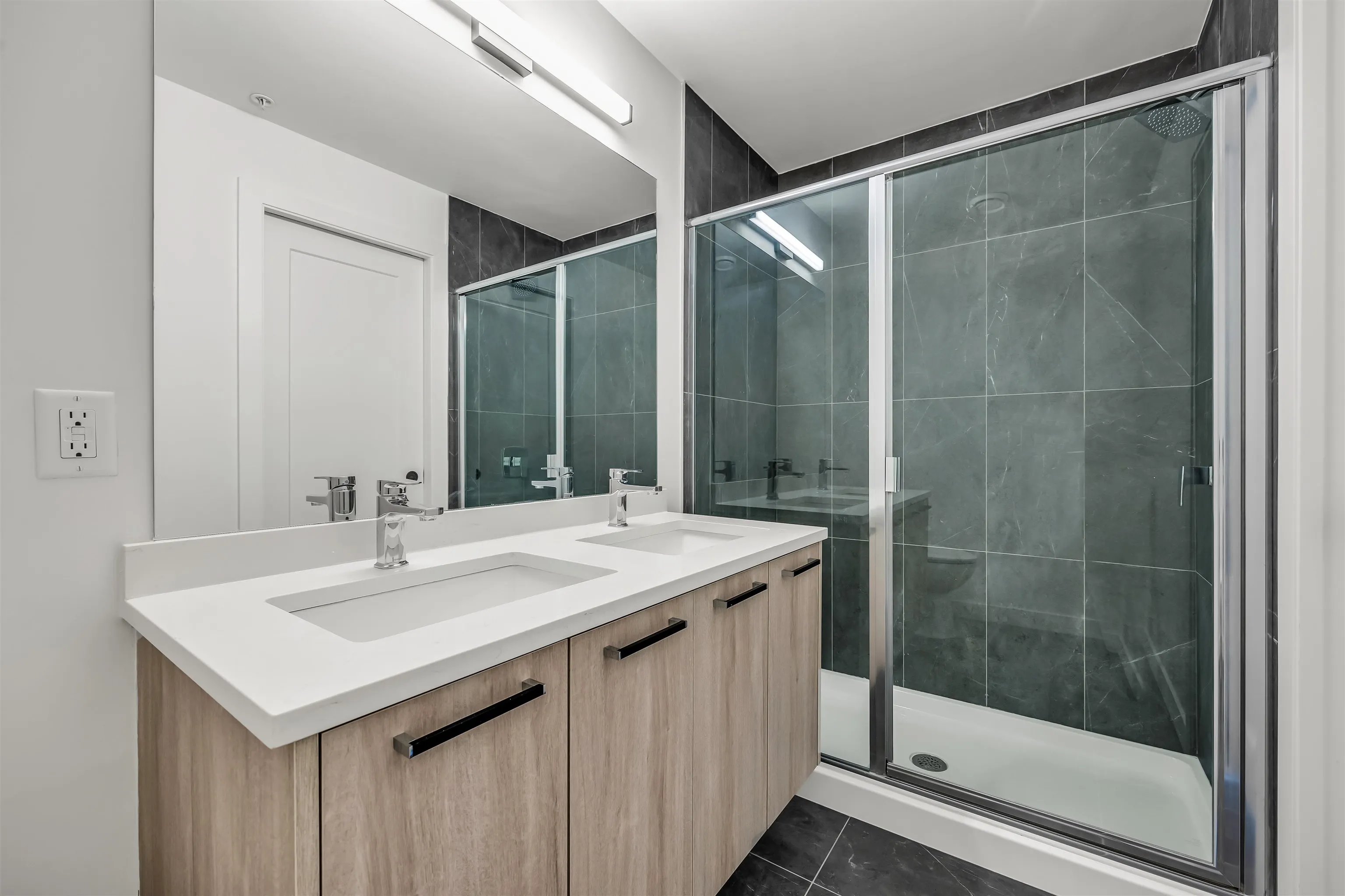 306 2002 St George Street