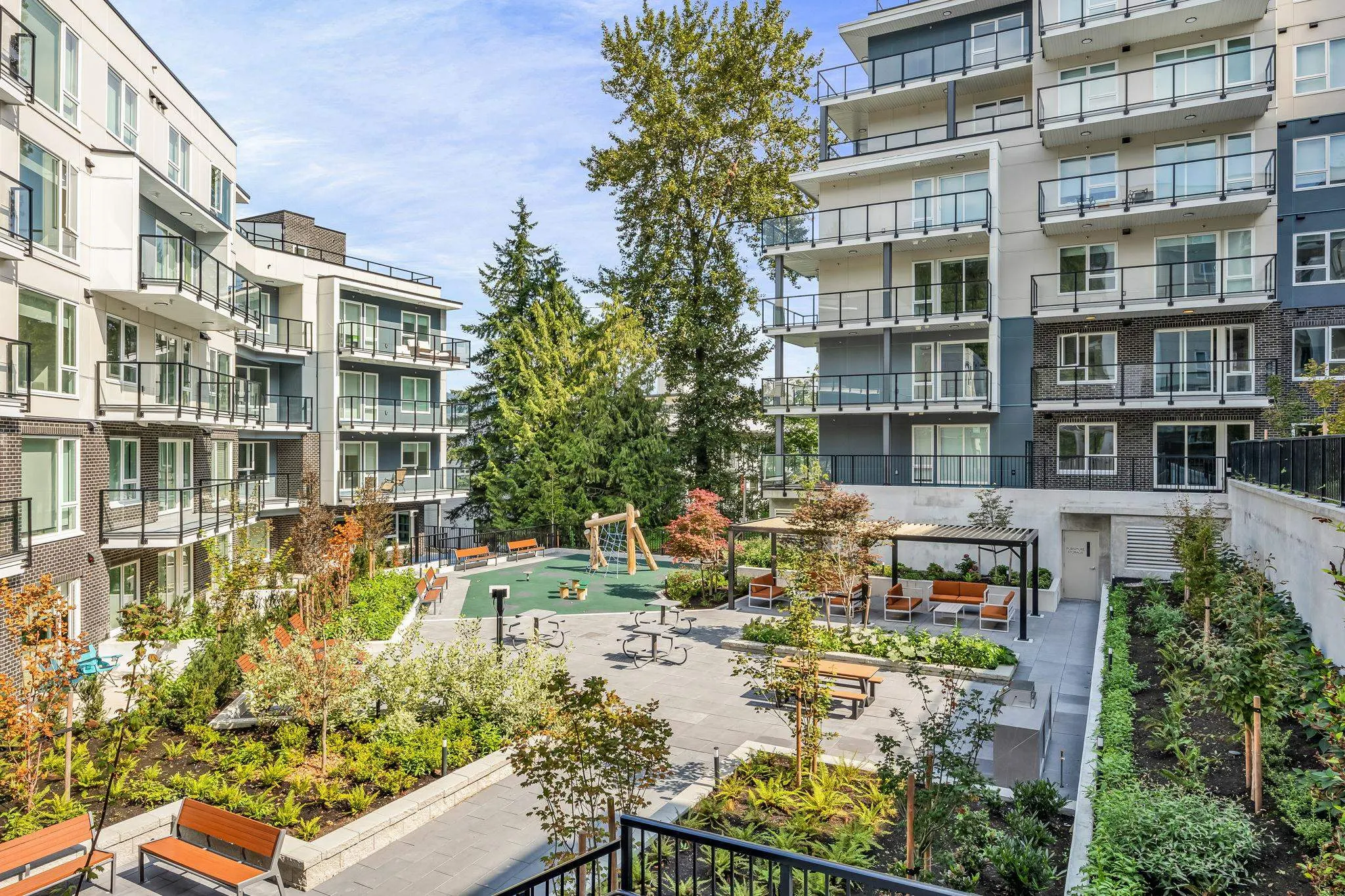 306 2002 St George Street