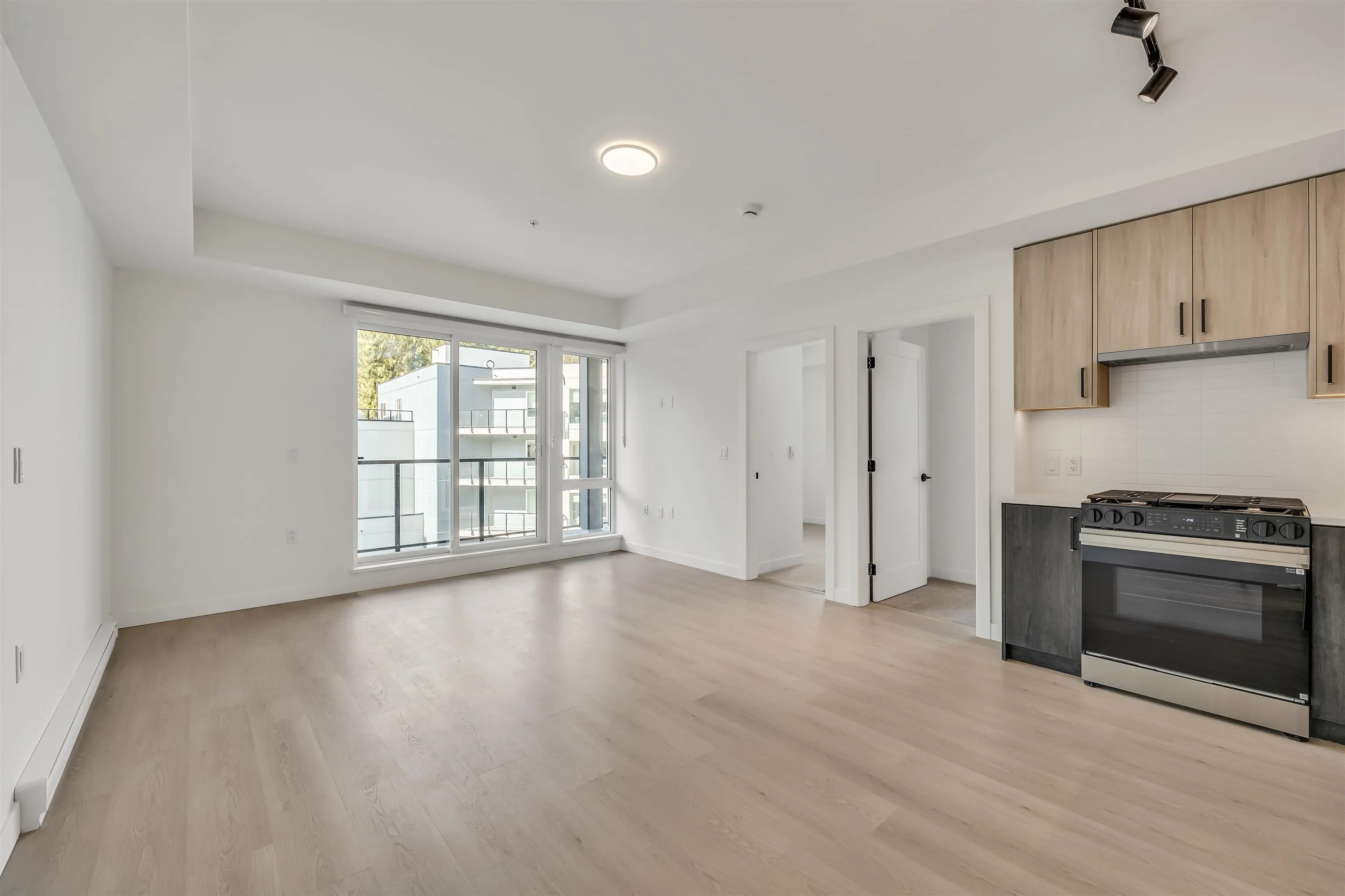 306 2002 St George Street