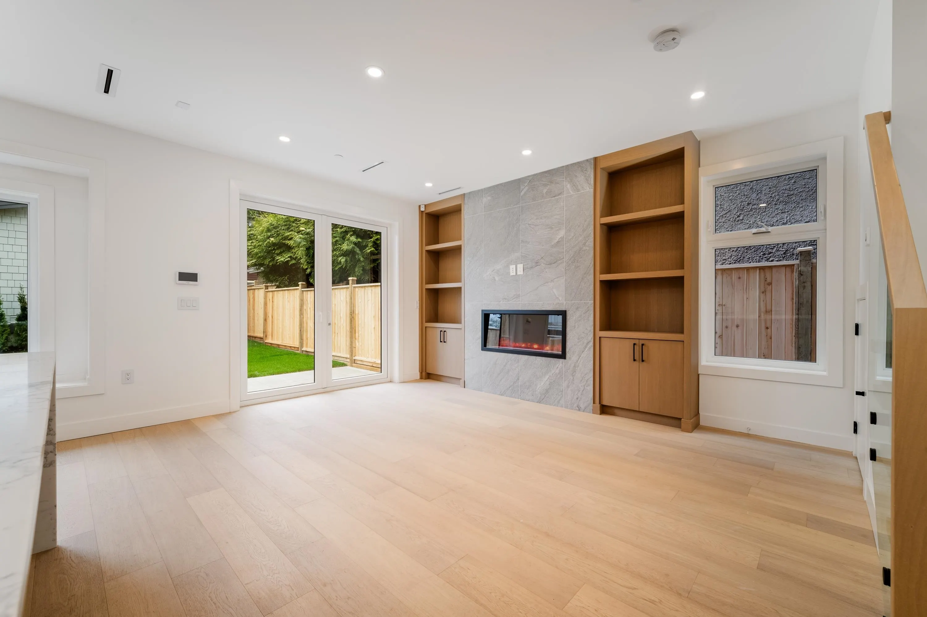 968 W 17th Avenue