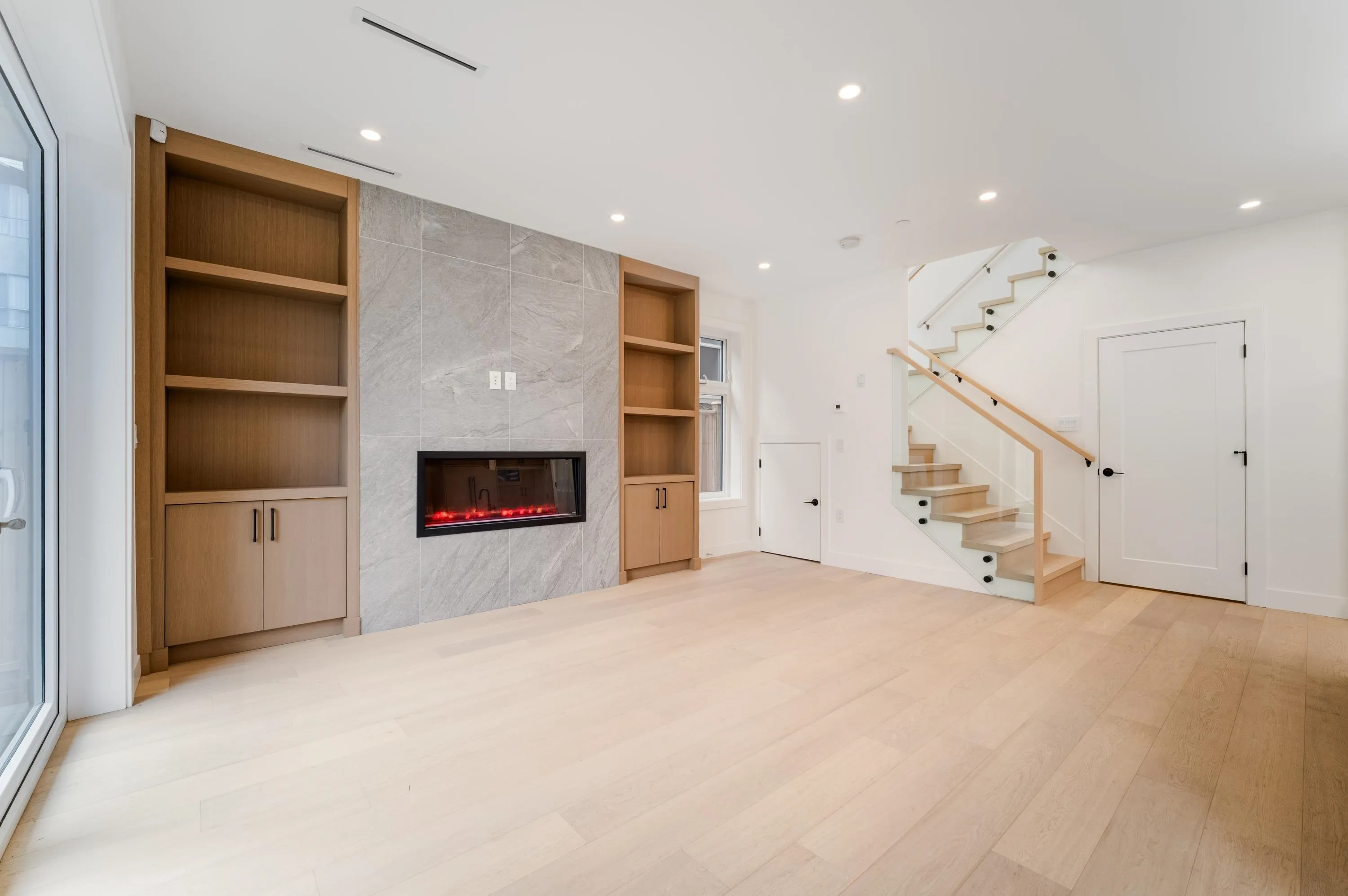 968 W 17th Avenue