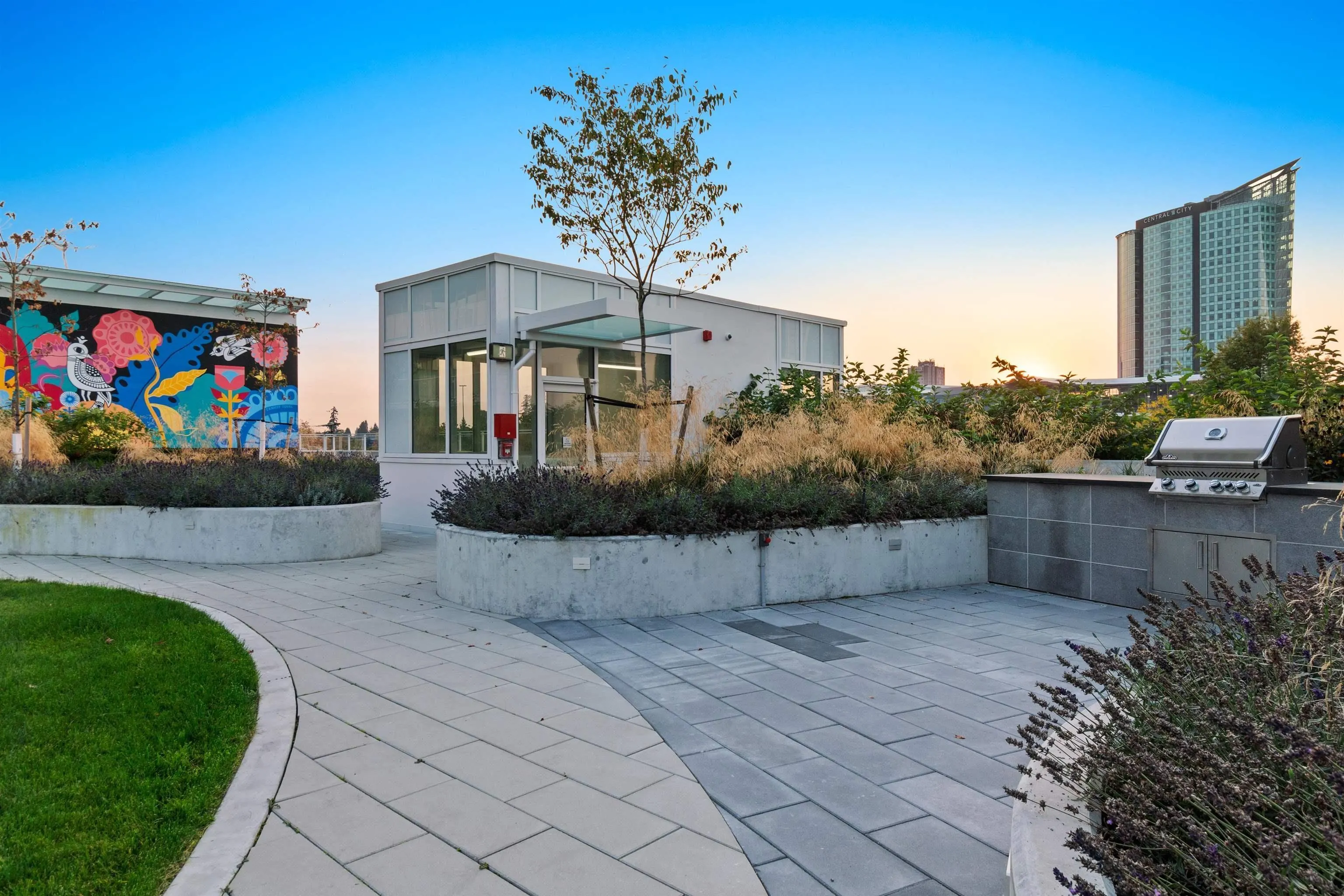 204 10225 Whalley Boulevard