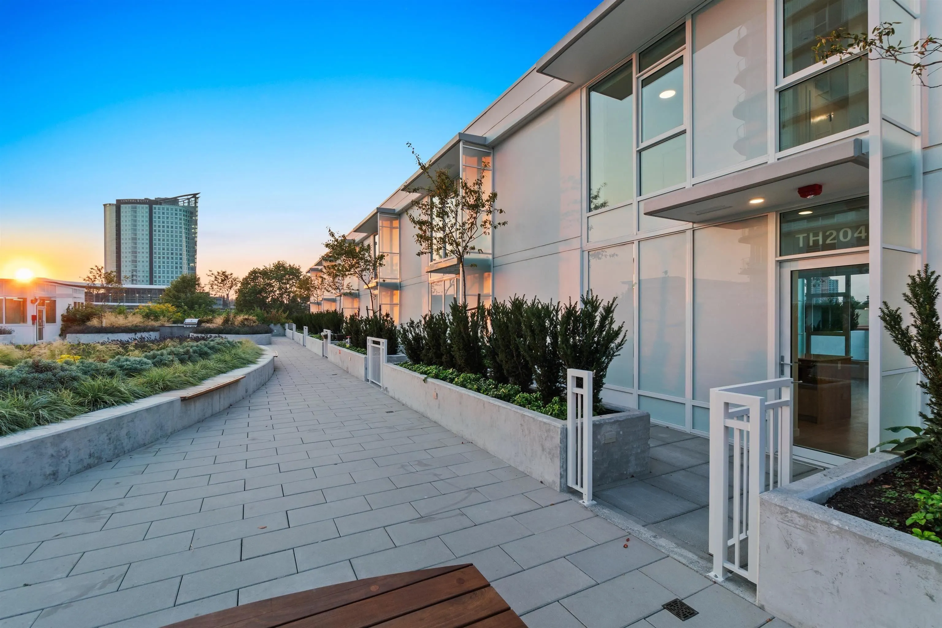 204 10225 Whalley Boulevard