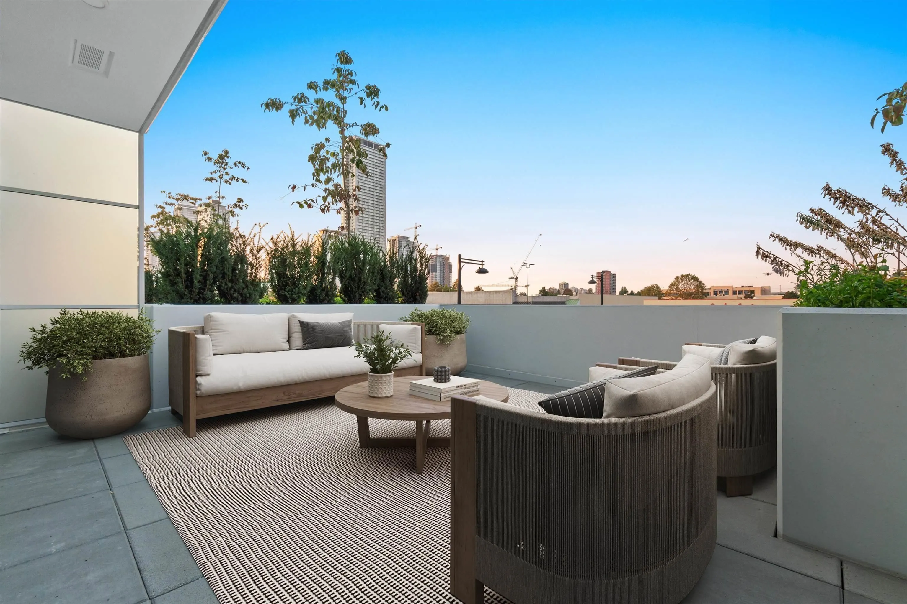 204 10225 Whalley Boulevard