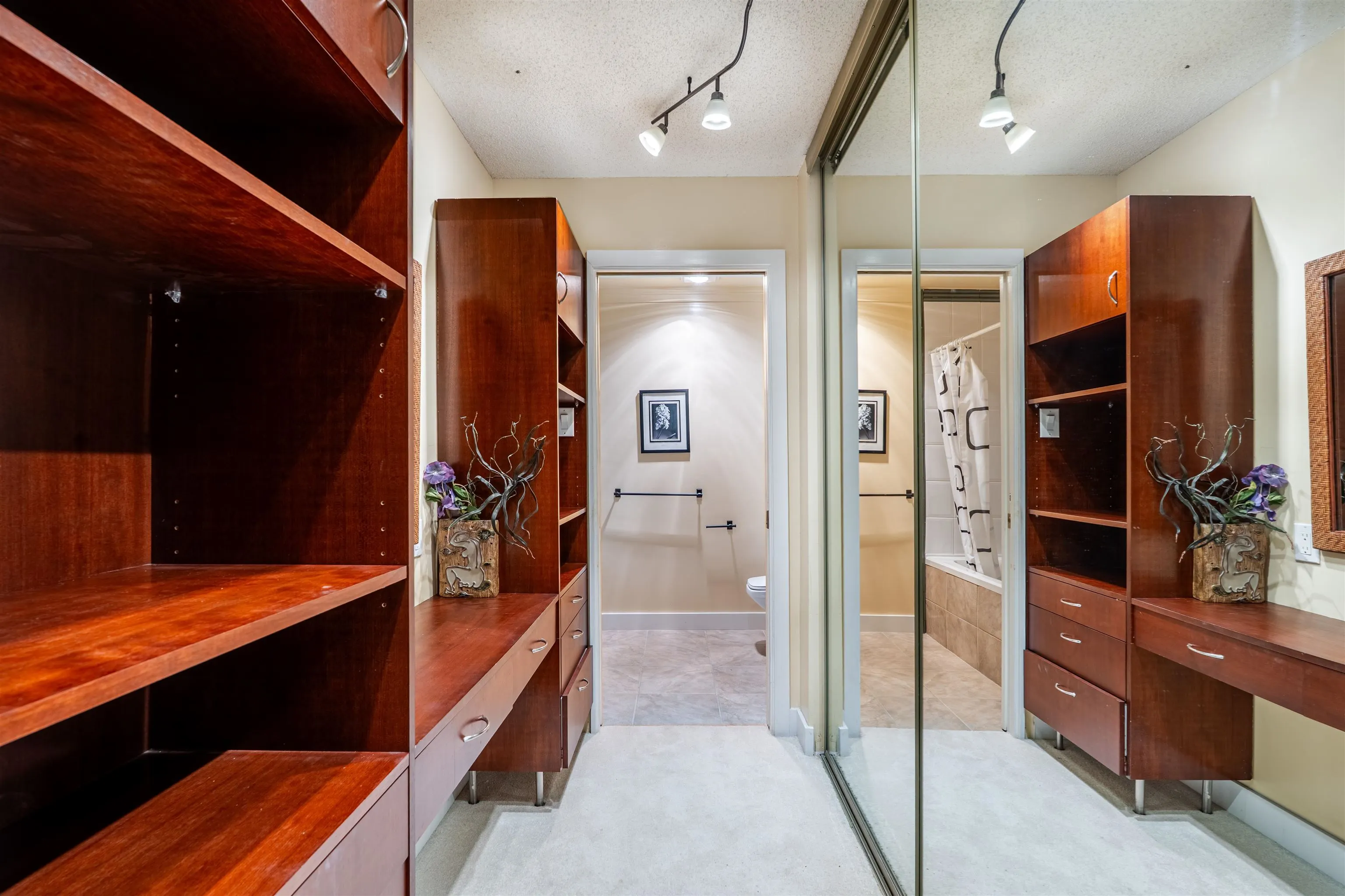 1200 Island Park Walk