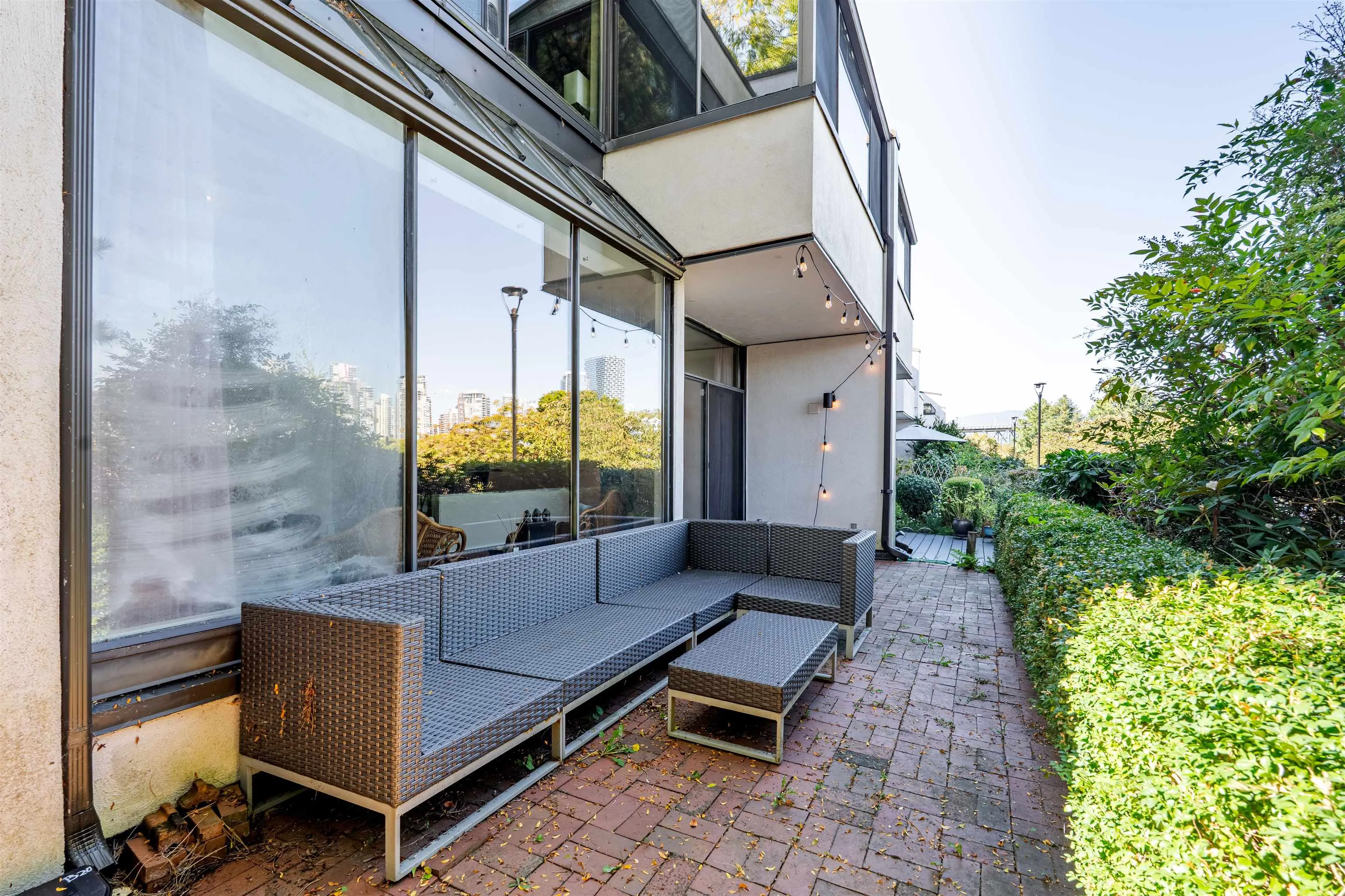 1200 Island Park Walk