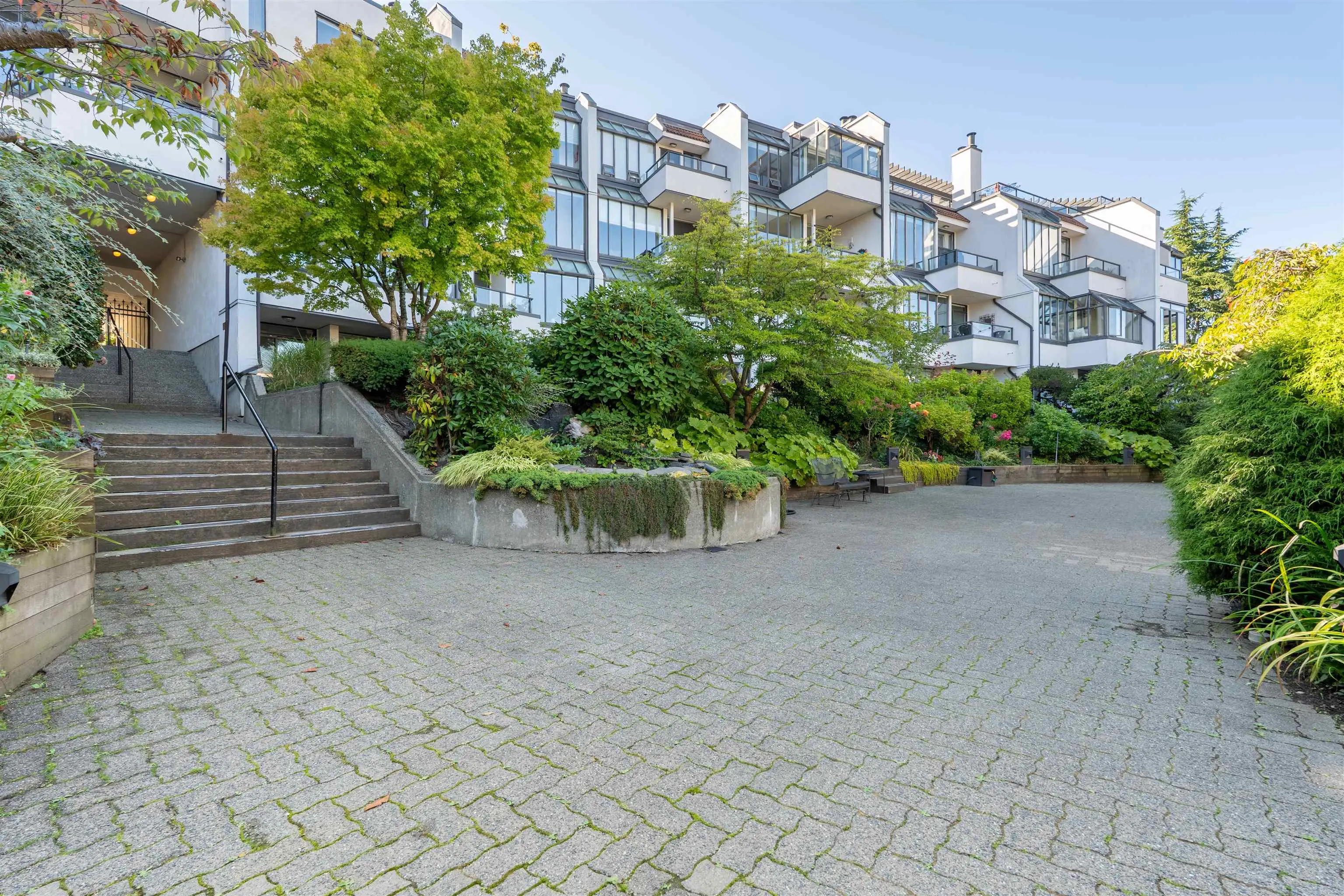 1200 Island Park Walk