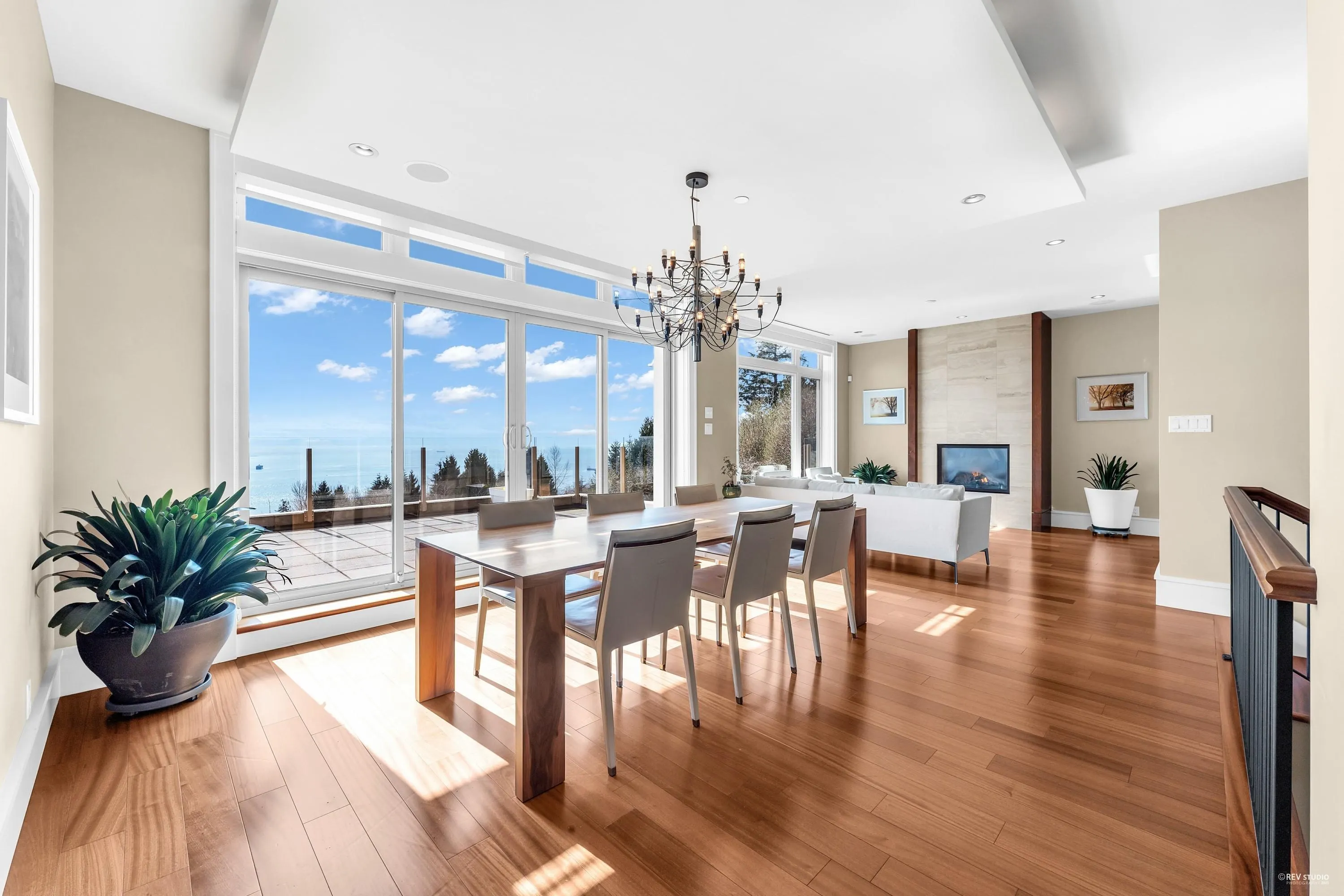 102 2575 Garden Court