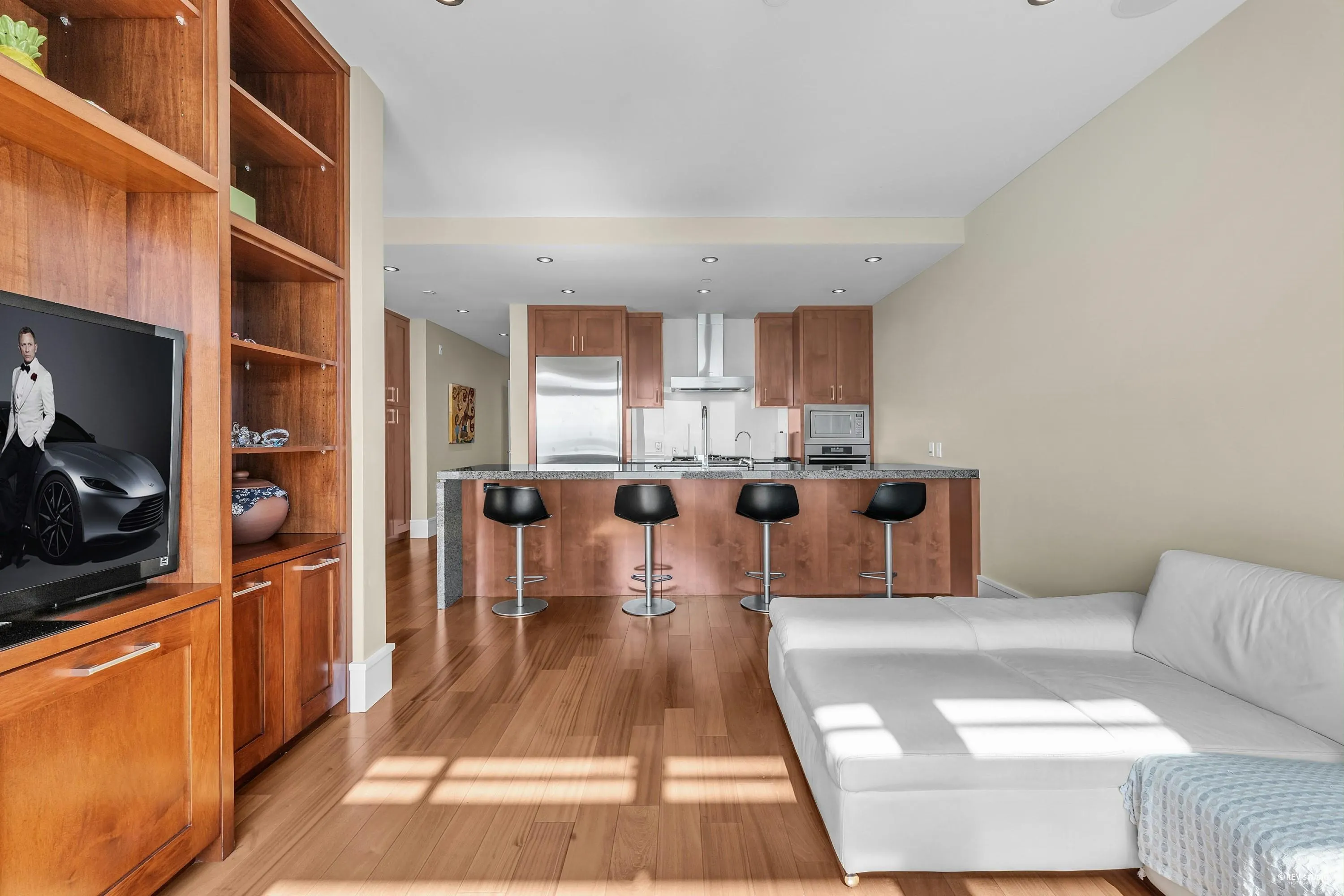 102 2575 Garden Court