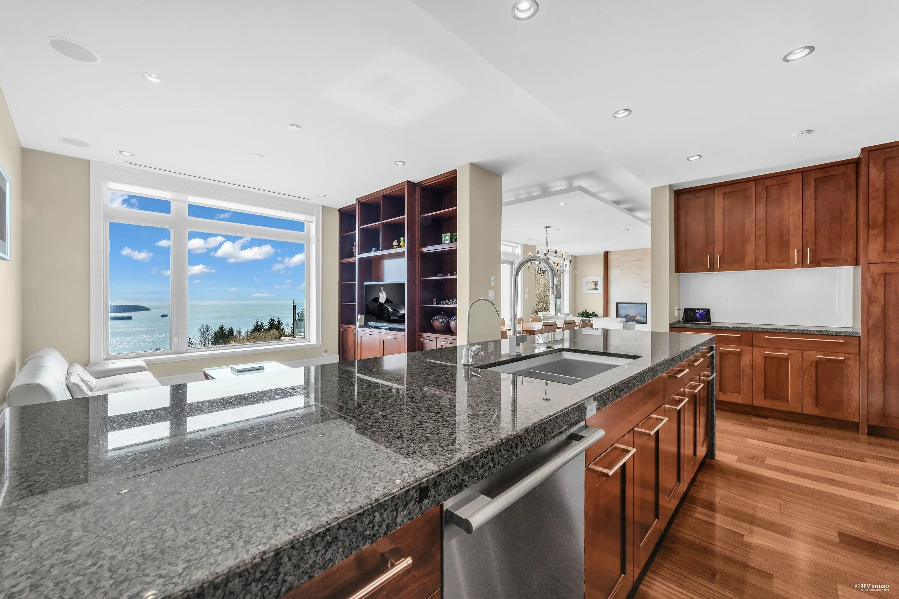 102 2575 Garden Court