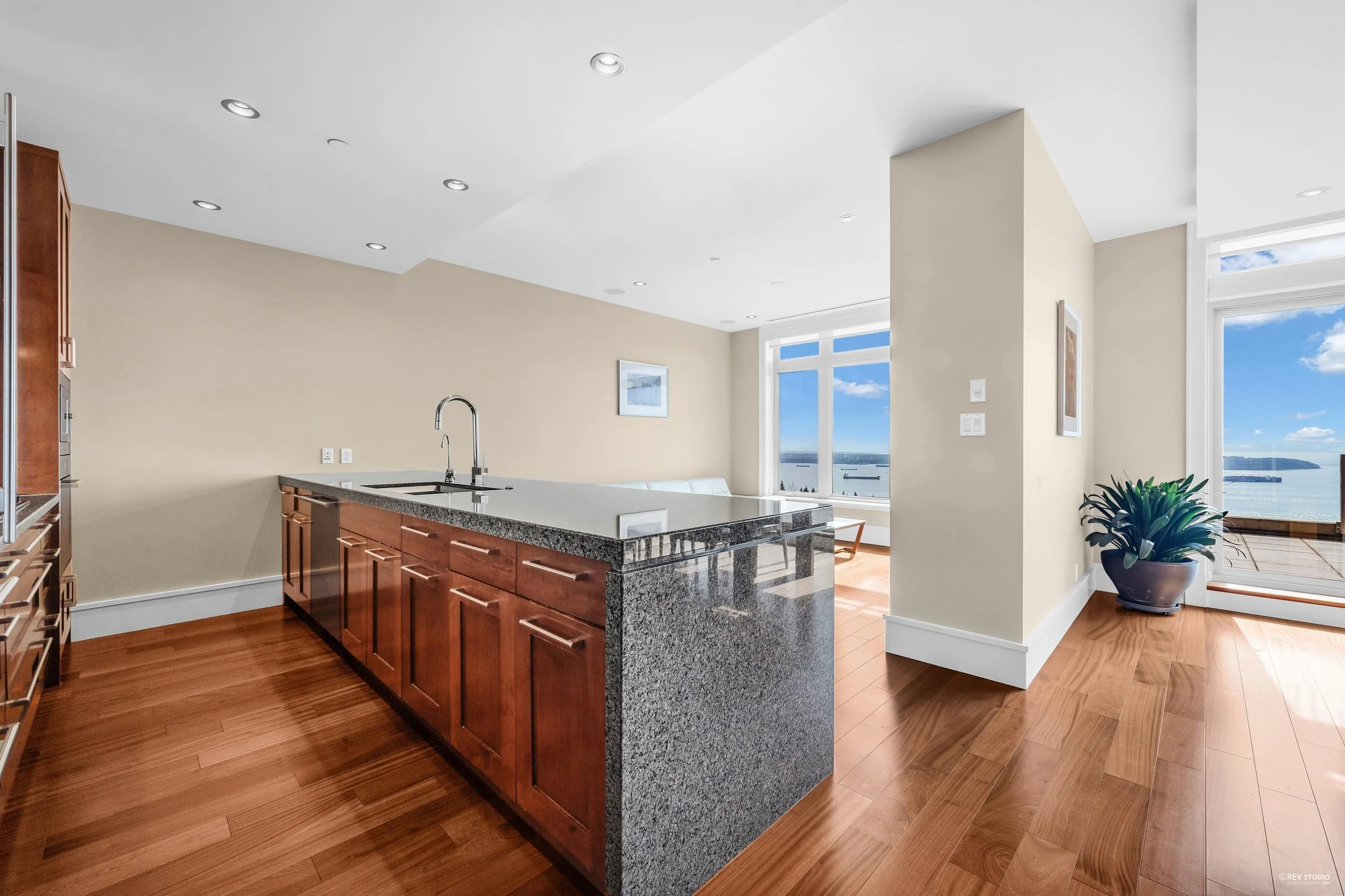 102 2575 Garden Court