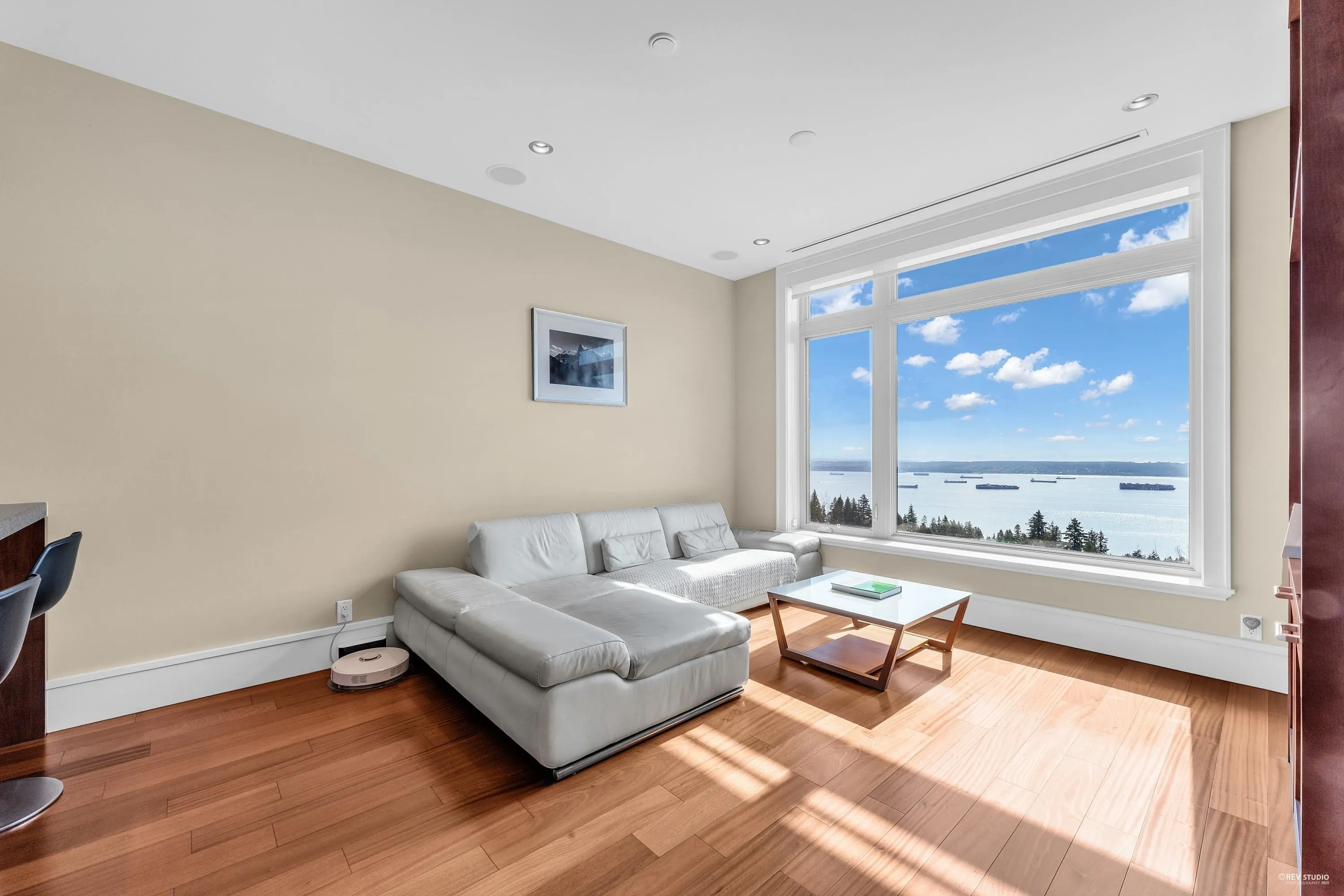 102 2575 Garden Court