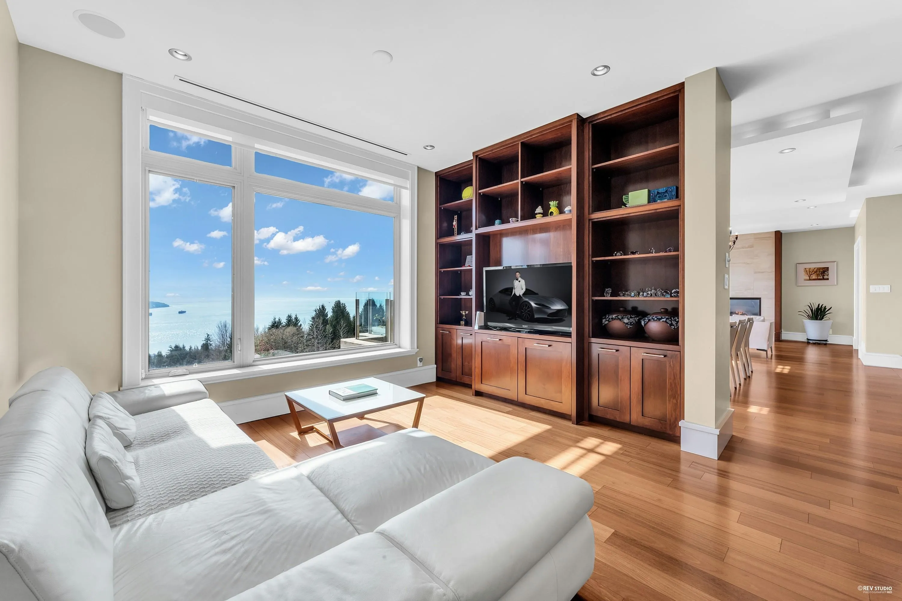 102 2575 Garden Court