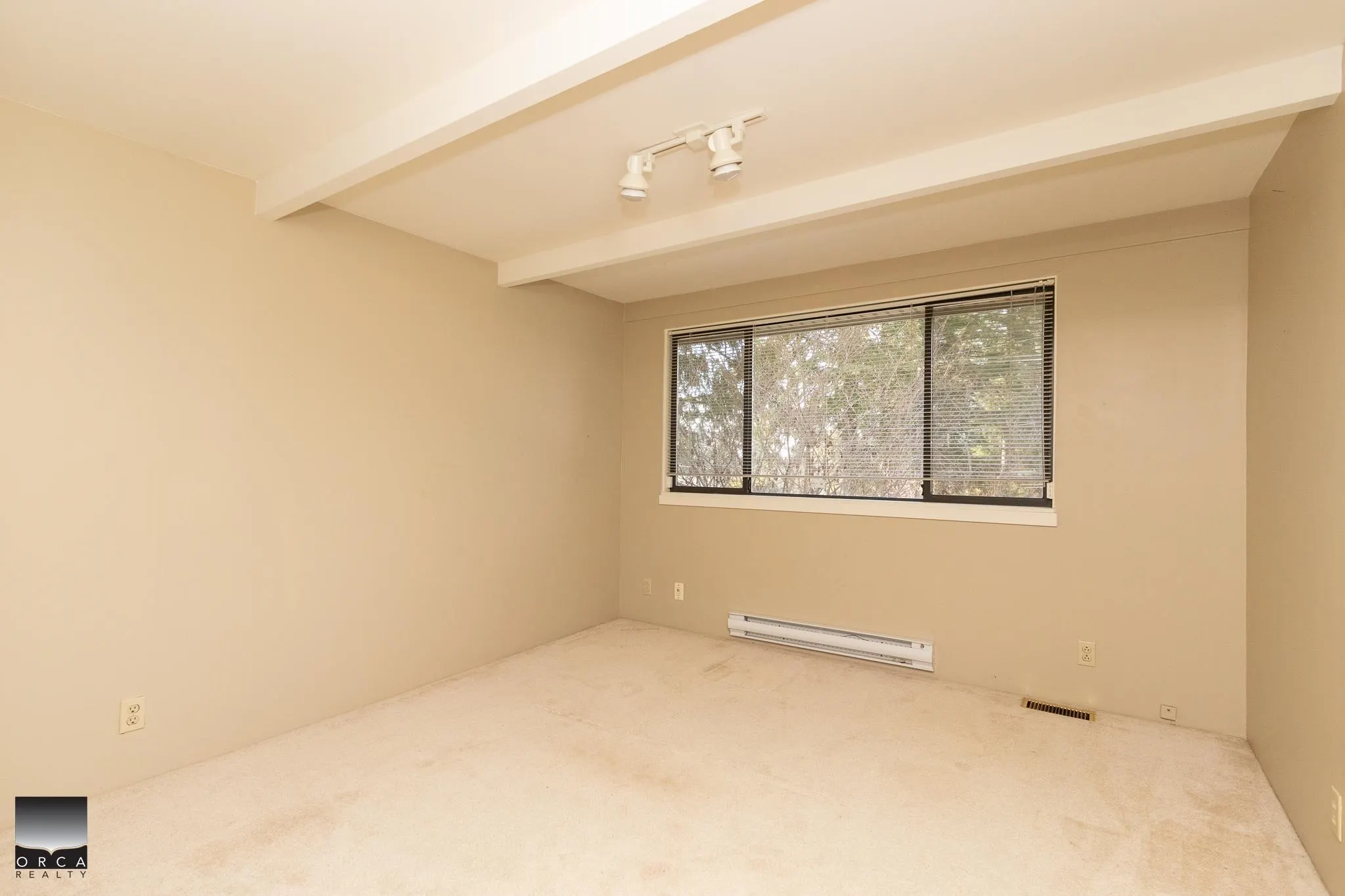 4524 Marineview Crescent
