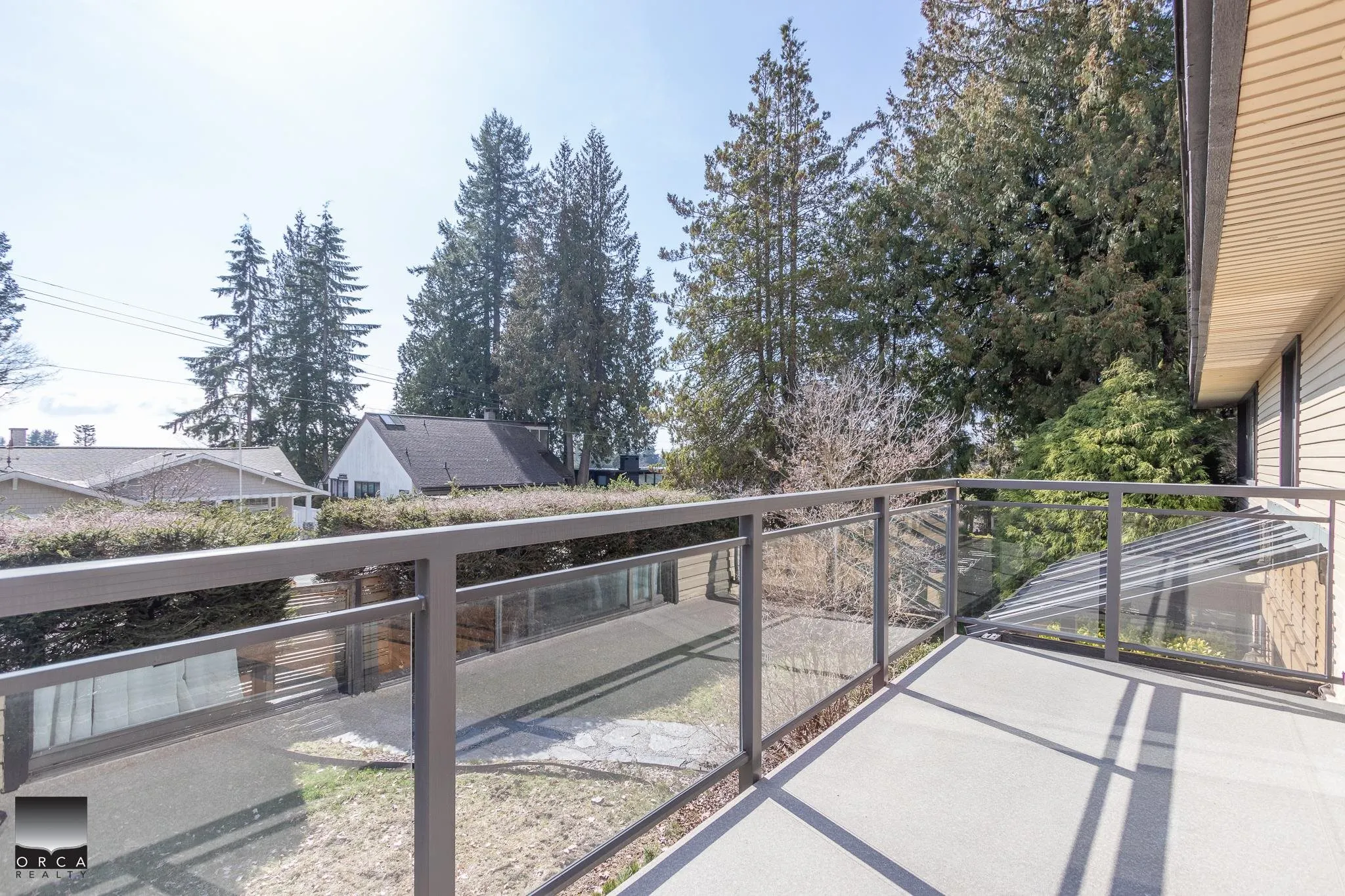4524 Marineview Crescent