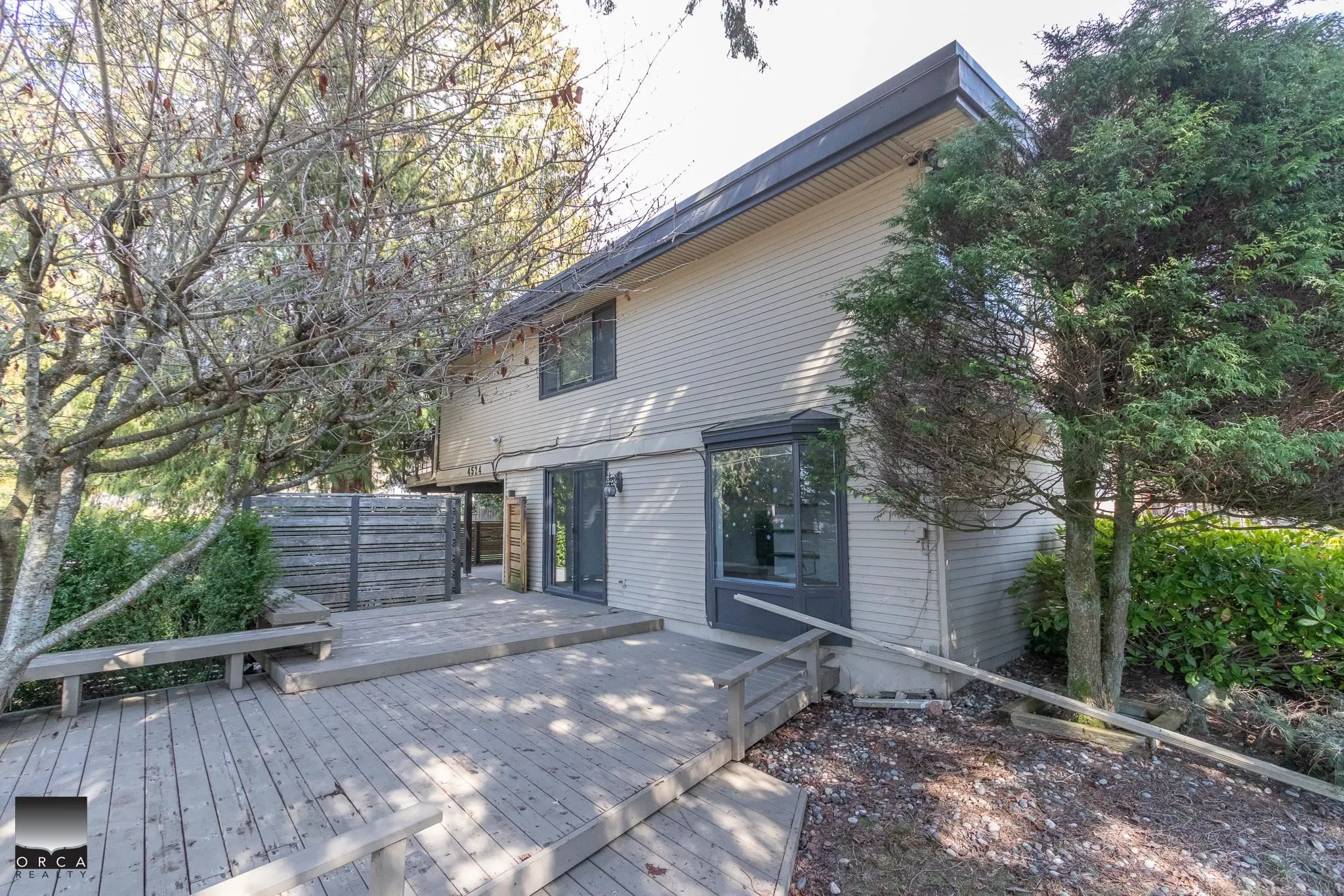 4524 Marineview Crescent