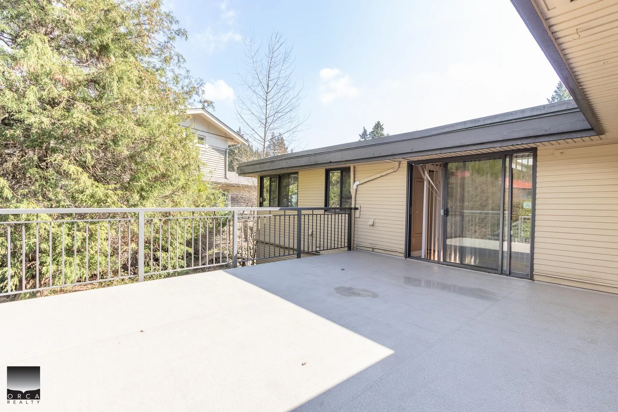 4524 Marineview Crescent