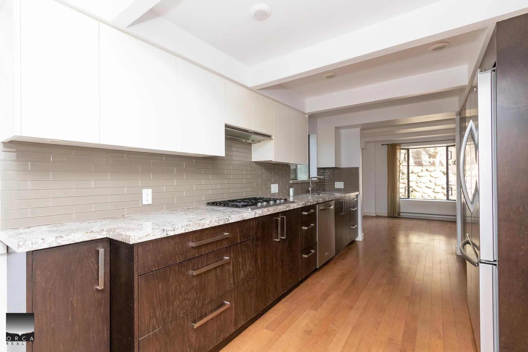4524 Marineview Crescent