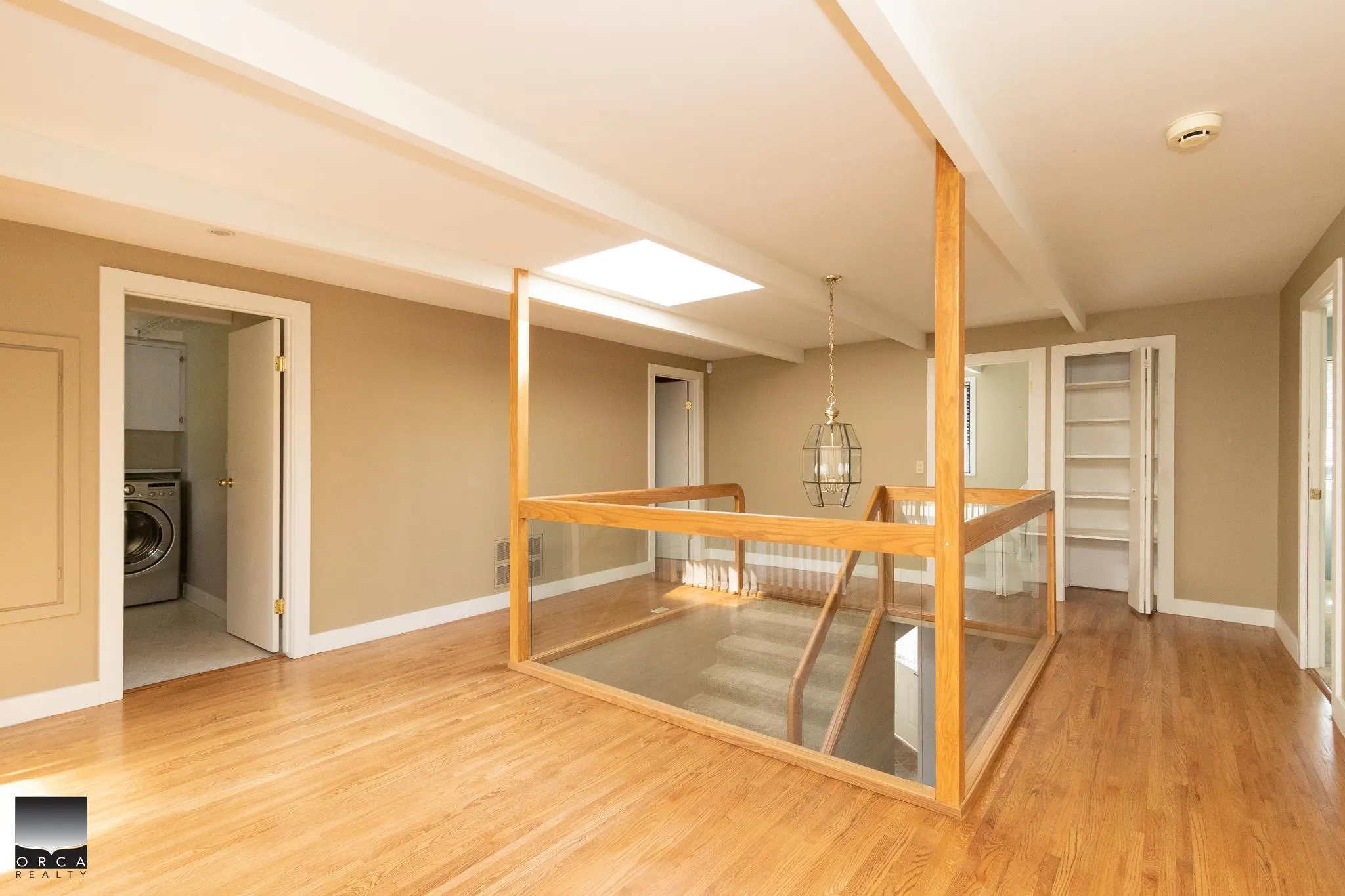 4524 Marineview Crescent