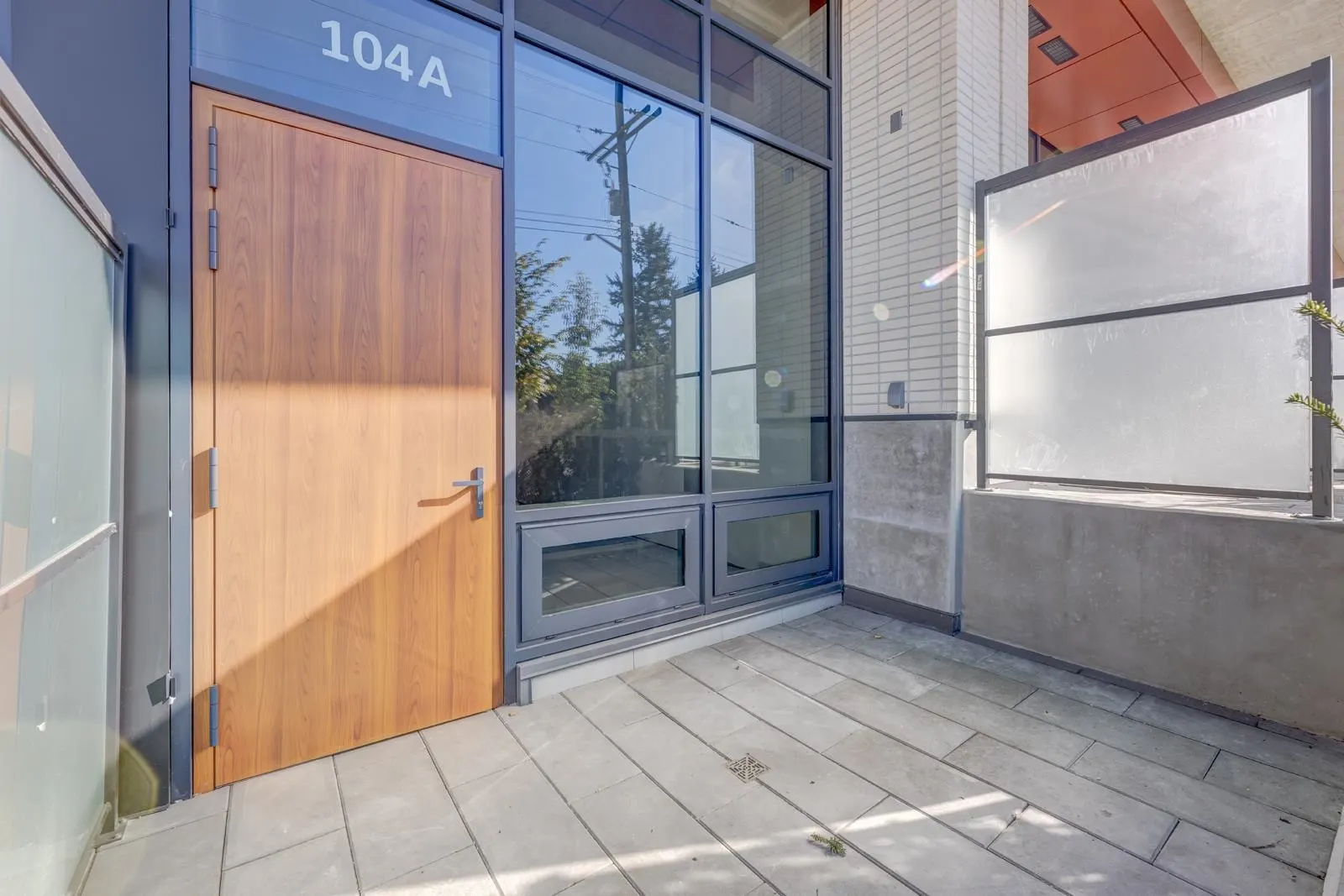 104/204 422 E 3rd Street
