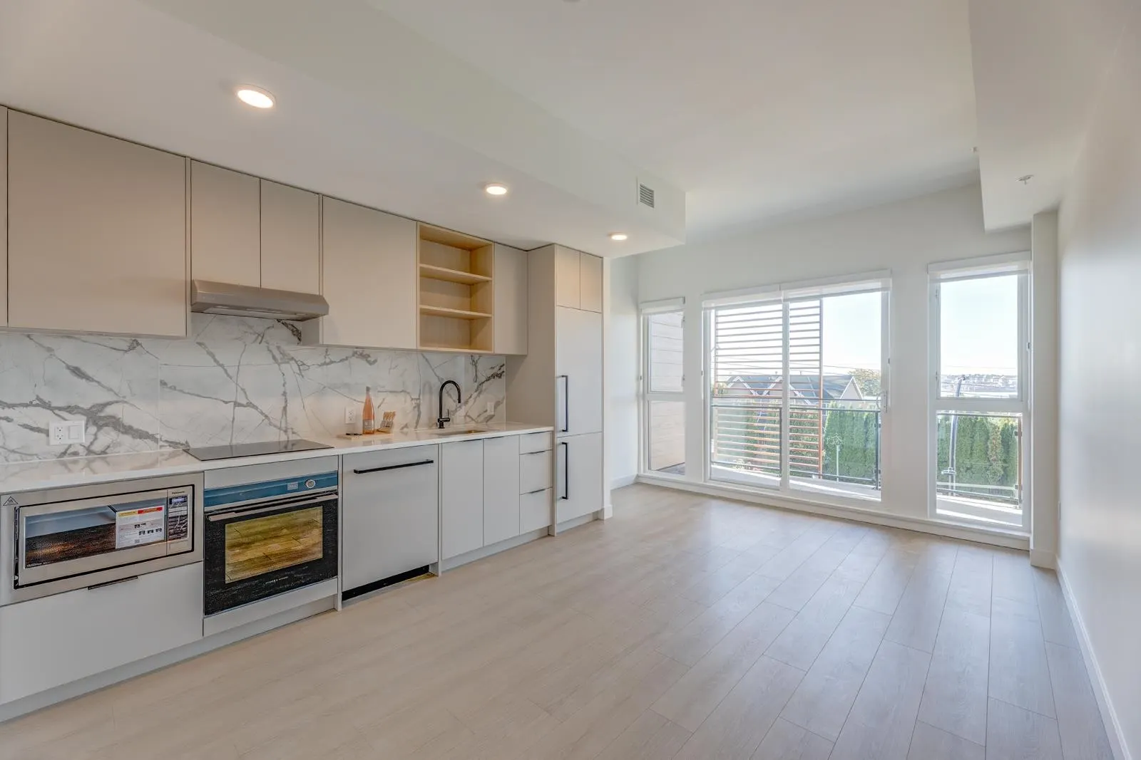 104/204 422 E 3rd Street