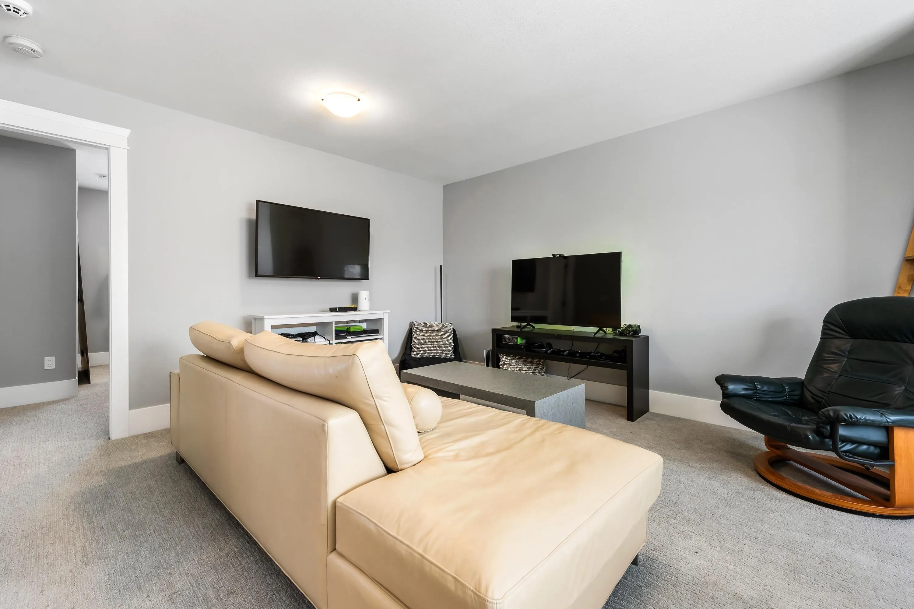 133 46213 Hakweles Road