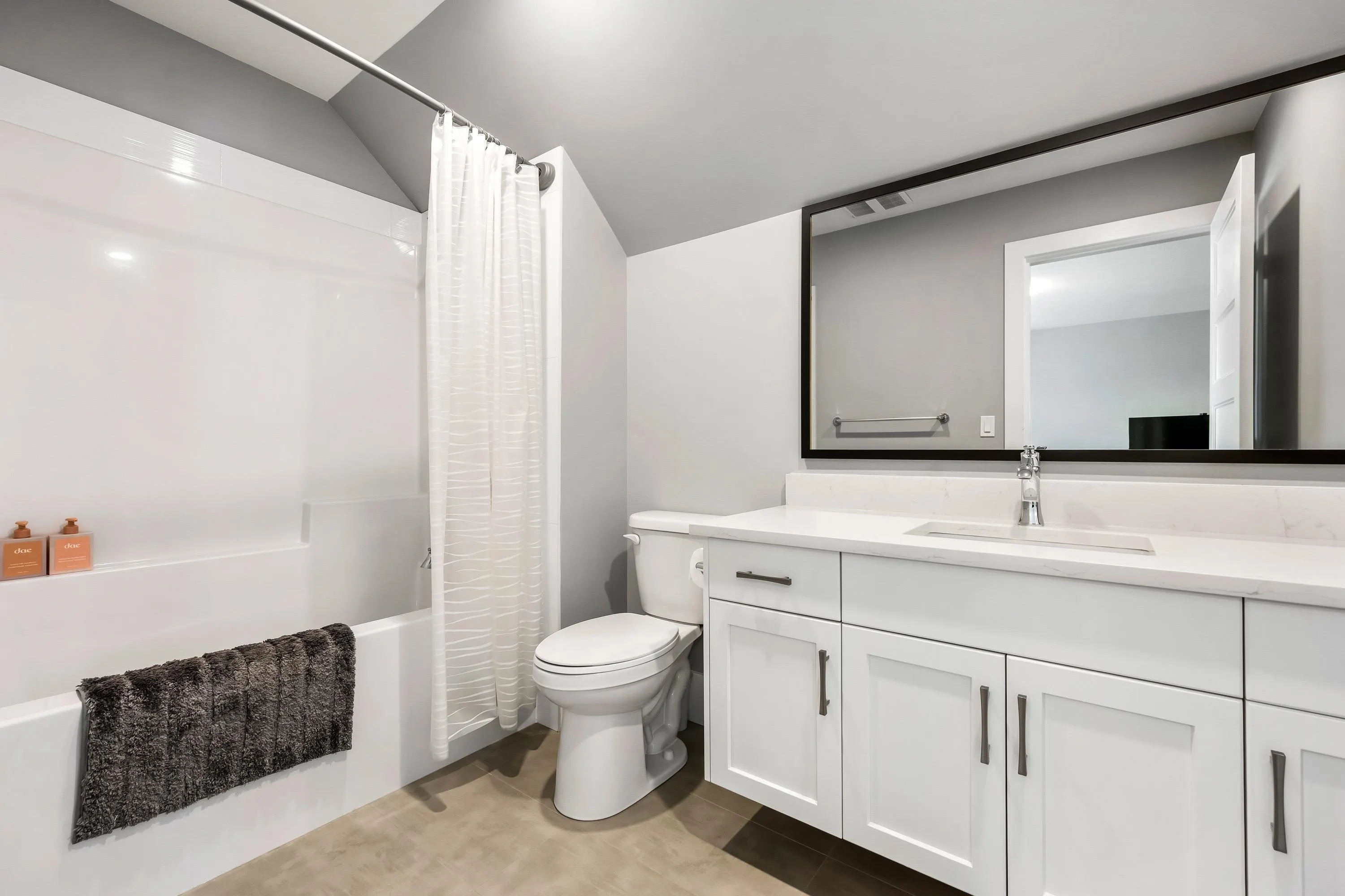 133 46213 Hakweles Road